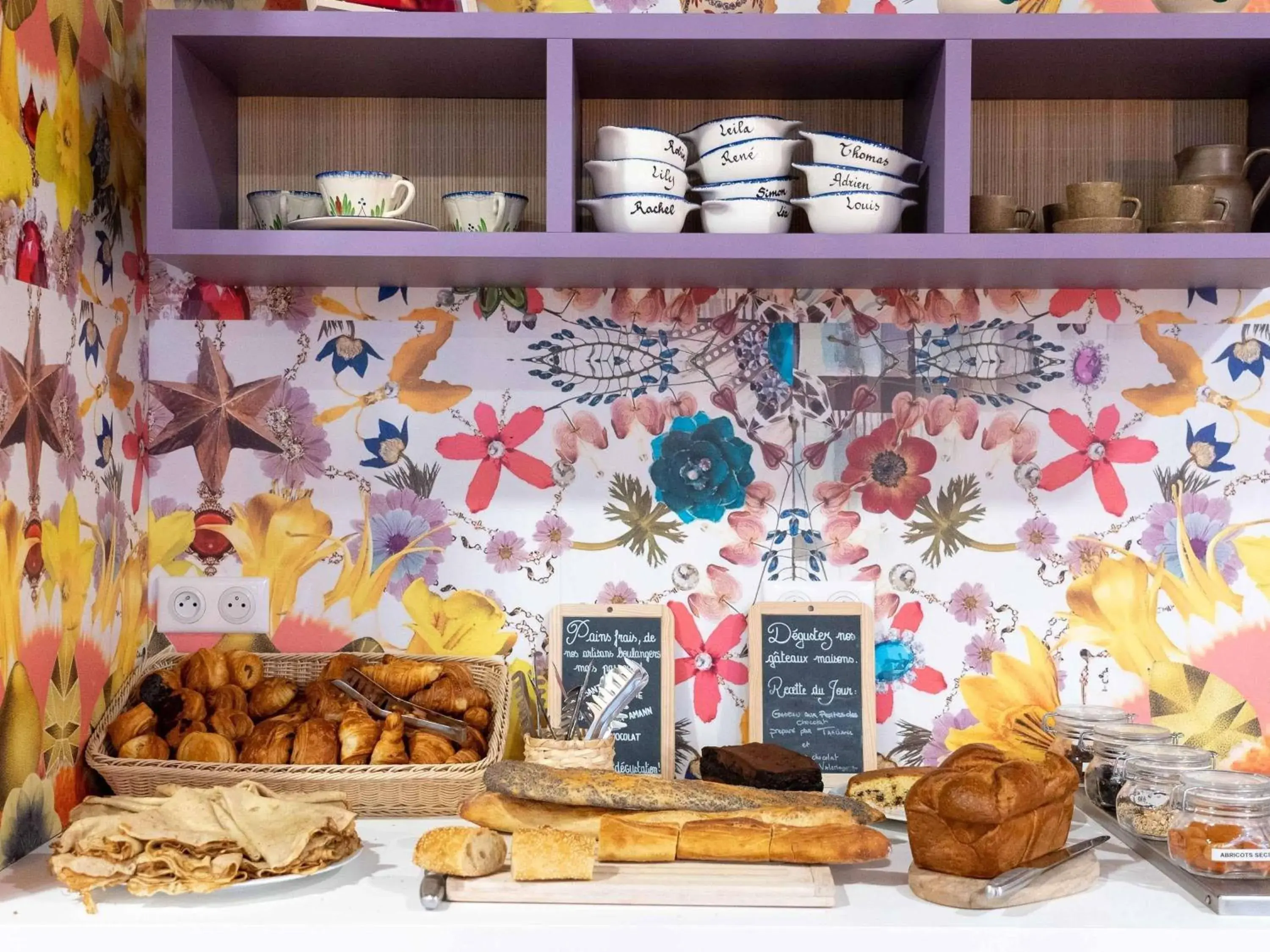 Breakfast in greet Hotel Rennes Pace Breakfast in greet Hotel Rennes Pace