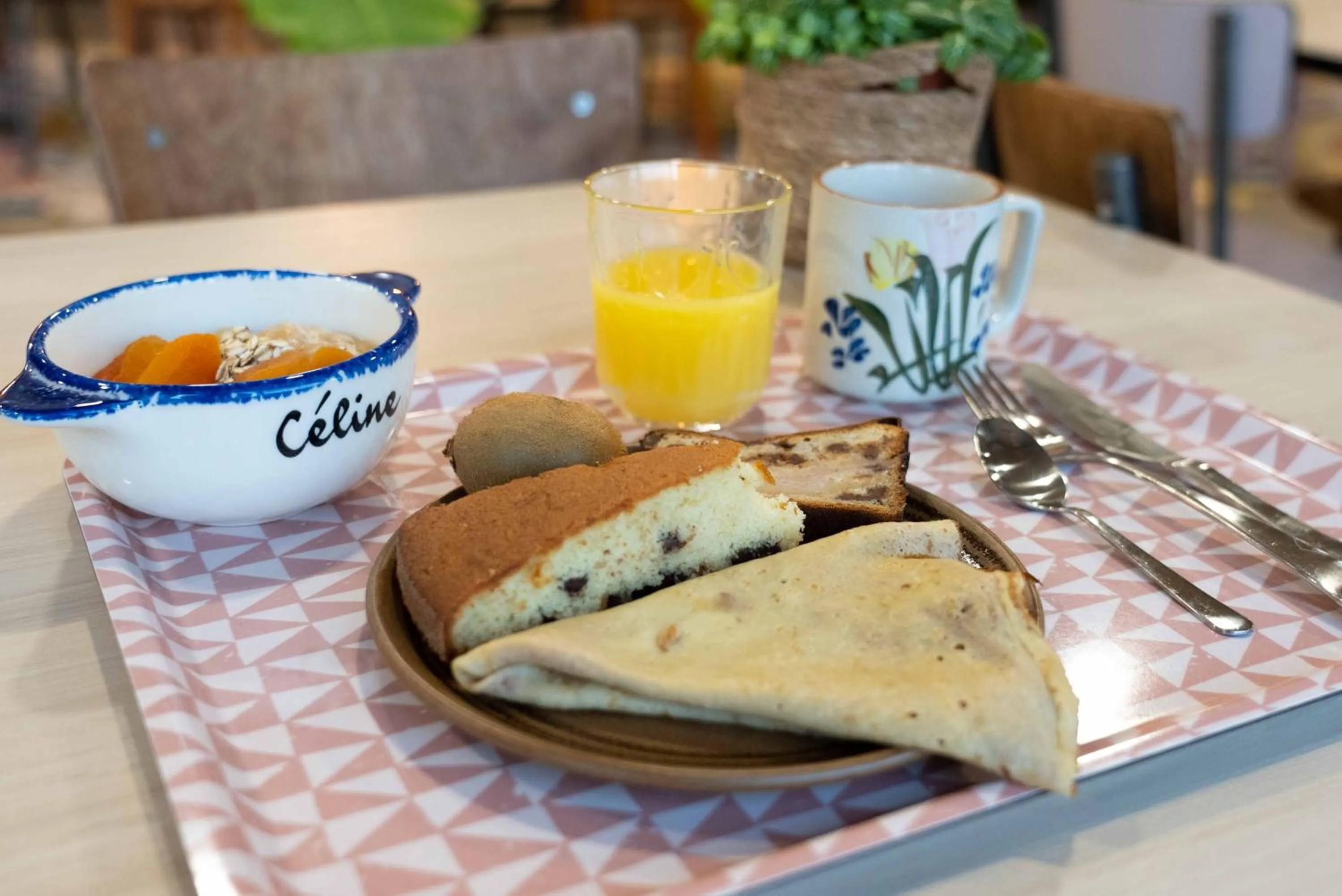 Breakfast in greet Hotel Rennes Pace
