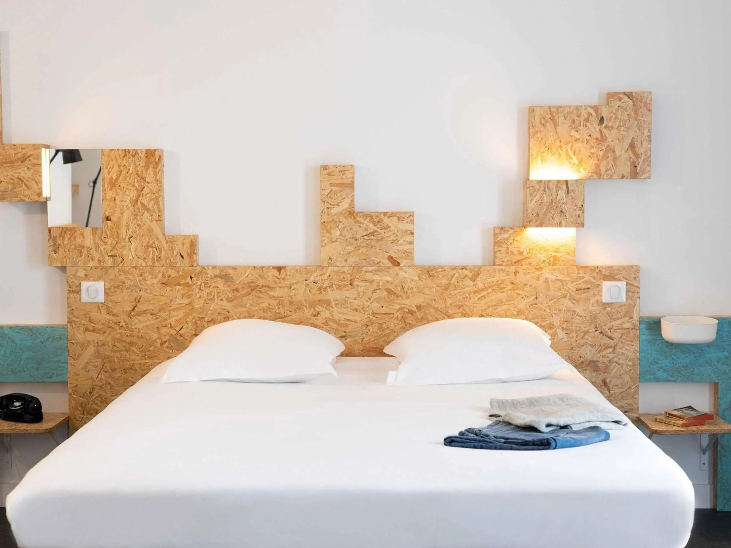 Bedroom, Bed in greet Hotel Rennes Pace Bedroom, Bed in greet Hotel Rennes Pace