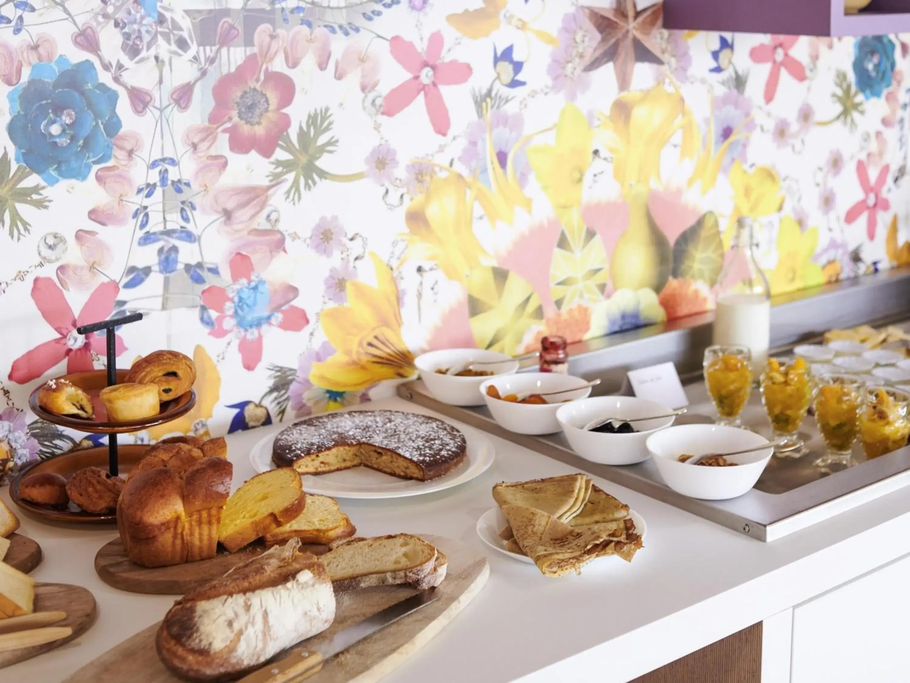 Breakfast in greet Hotel Rennes Pace Breakfast in greet Hotel Rennes Pace