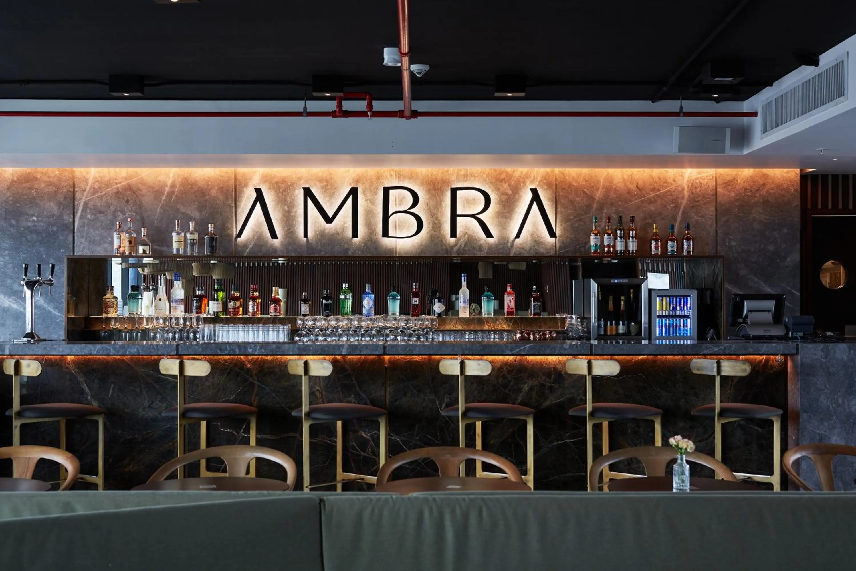 Lounge or bar in Pullman Lima Miraflores