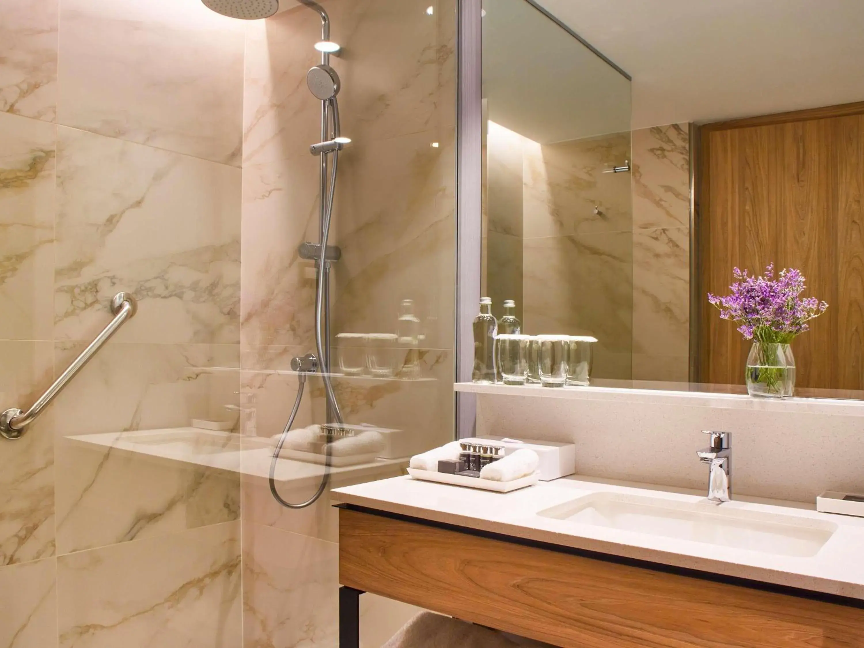 Deluxe Double Room with Two Double Beds in Pullman Lima Miraflores Deluxe Double Room with Two Double Beds in Pullman Lima Miraflores