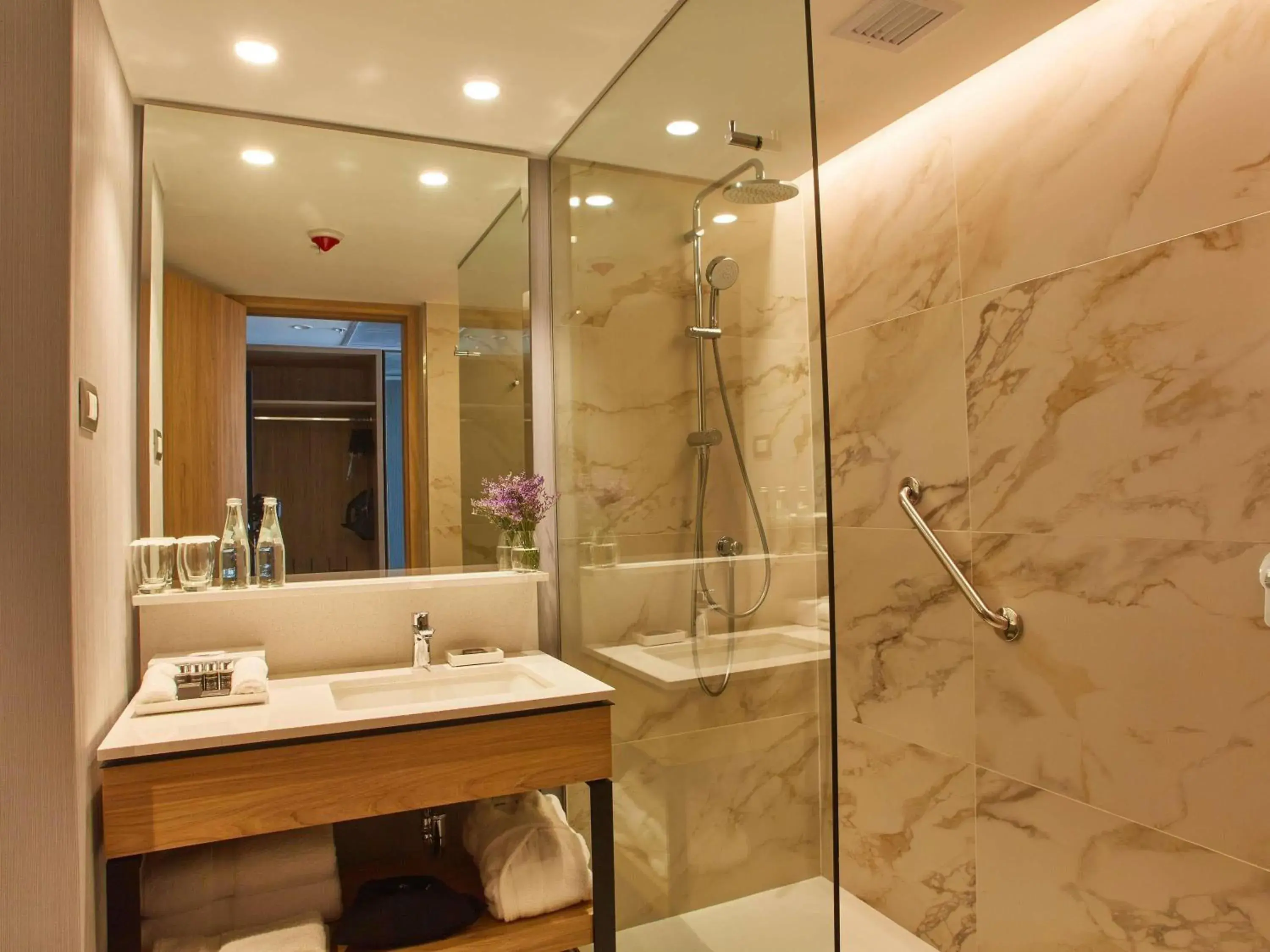 Superior Room with Two Double Beds in Pullman Lima Miraflores Superior Room with Two Double Beds in Pullman Lima Miraflores