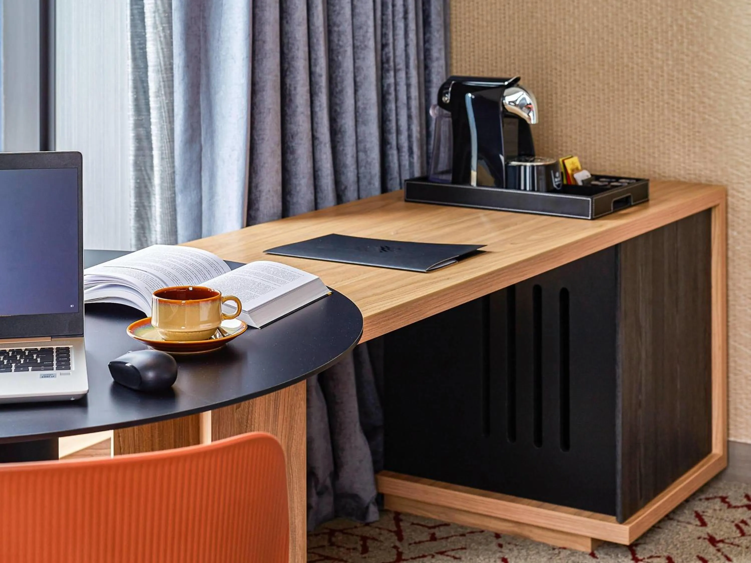 Photo of the whole room in Pullman Lima Miraflores