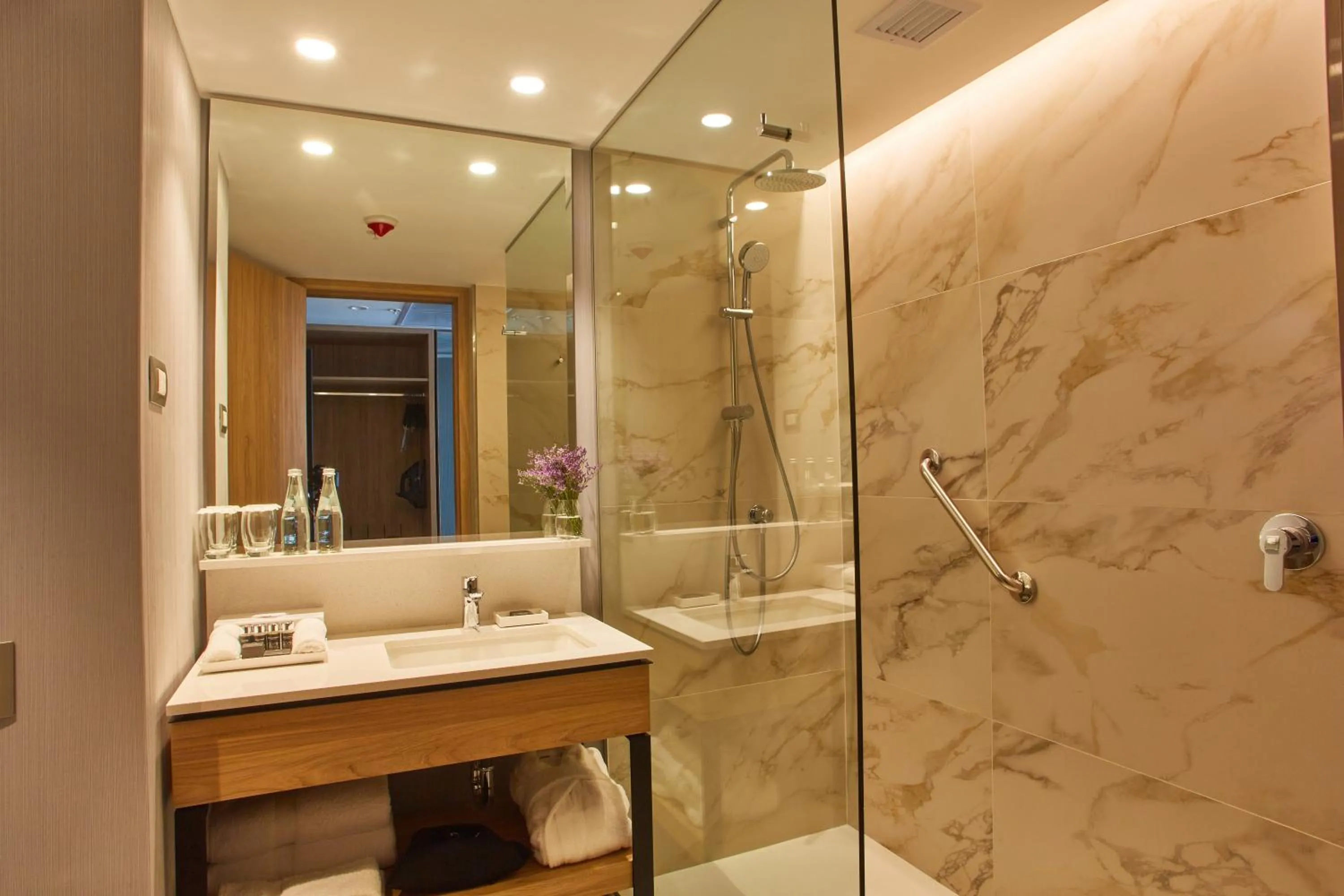 Shower in Pullman Lima Miraflores