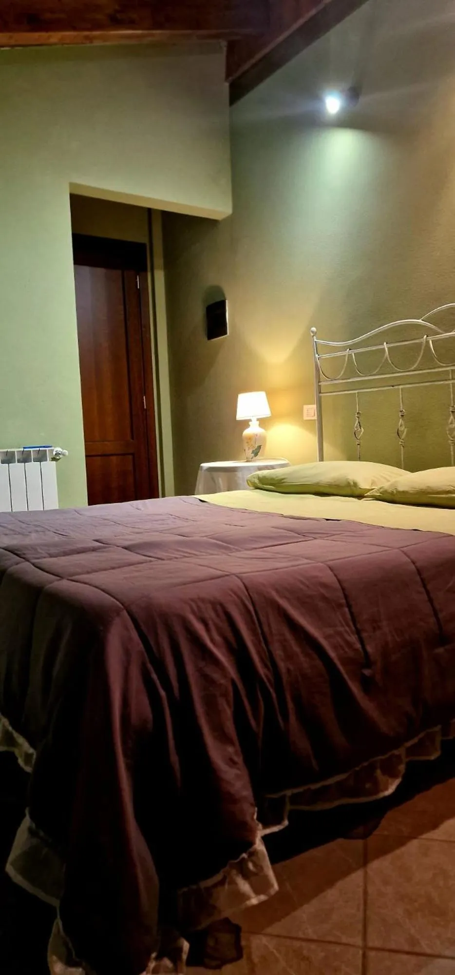 Bedroom, Bed in Silenzio e Buio