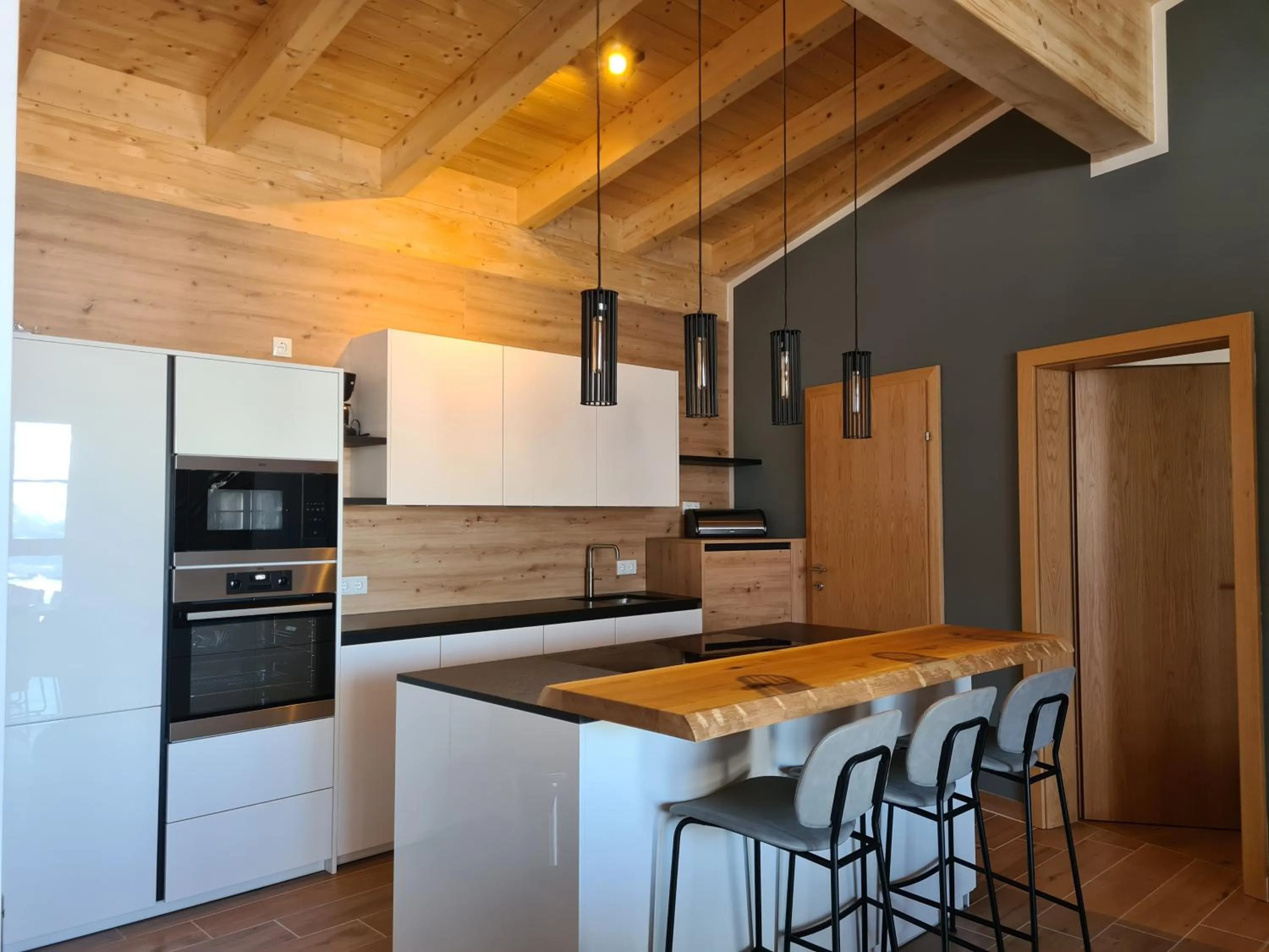 kitchen in AlpenParks Hotel & Apartment Alpendorf