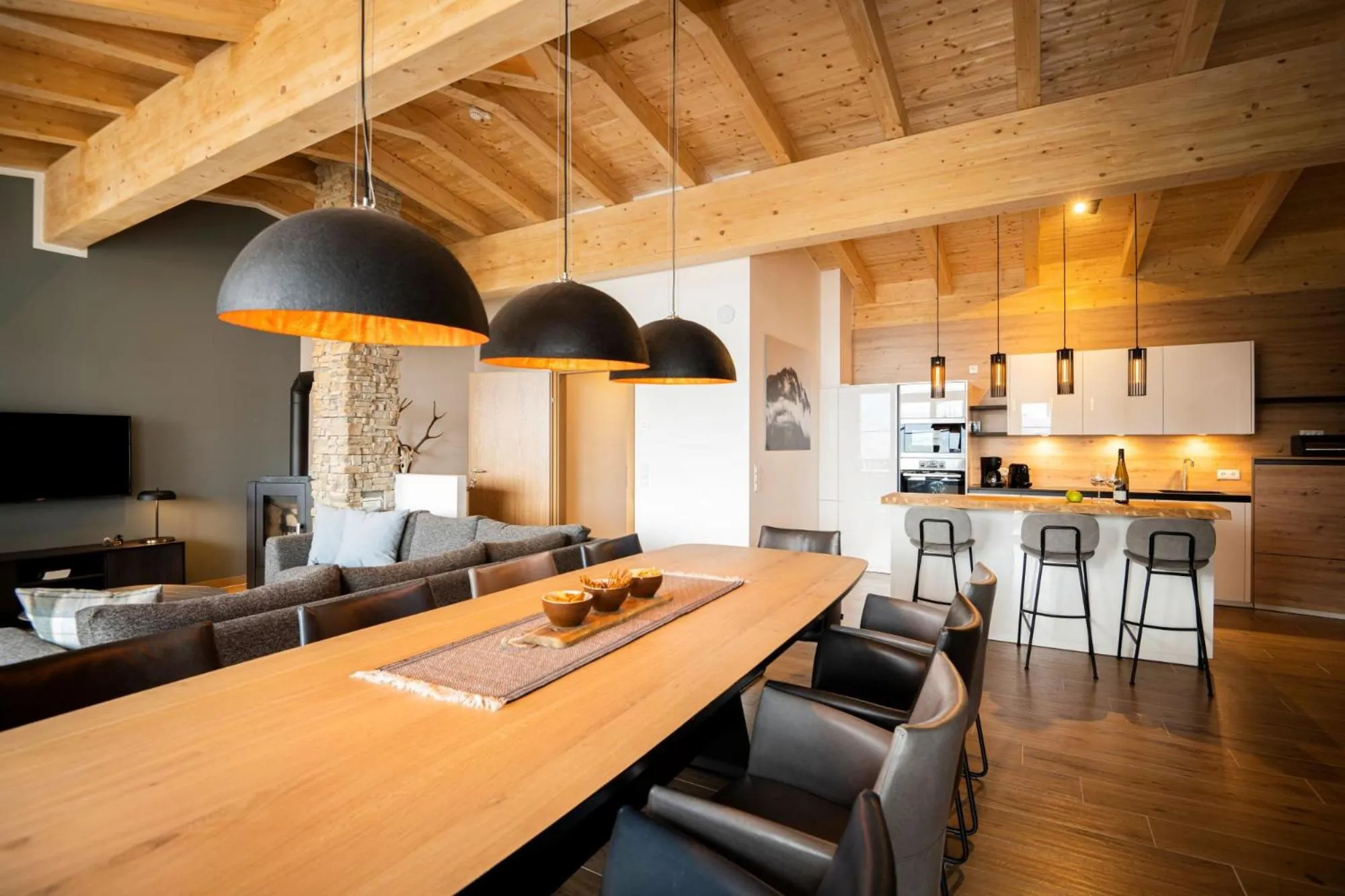 Dining area in AlpenParks Hotel & Apartment Alpendorf