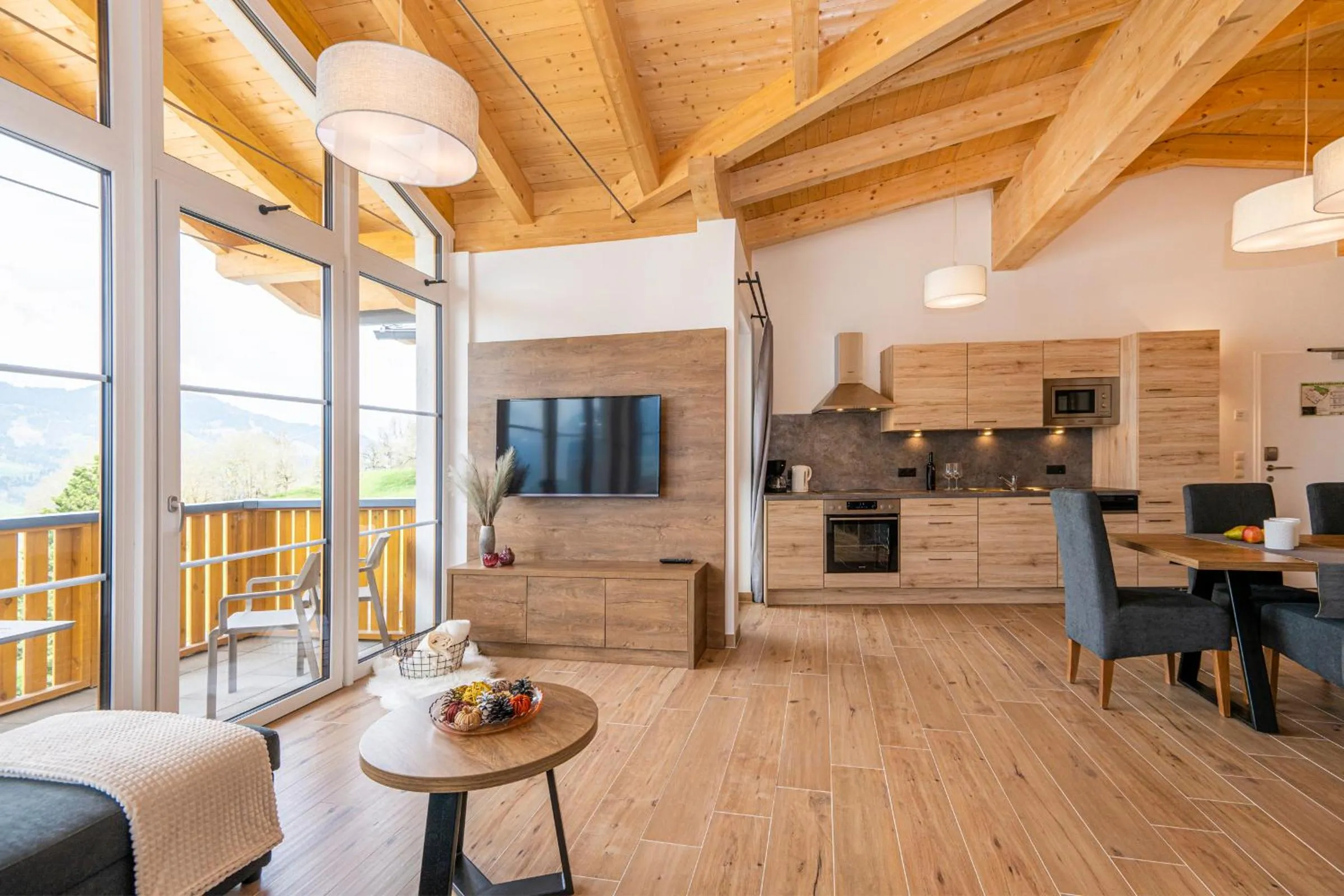 Communal kitchen in AlpenParks Hotel & Apartment Alpendorf