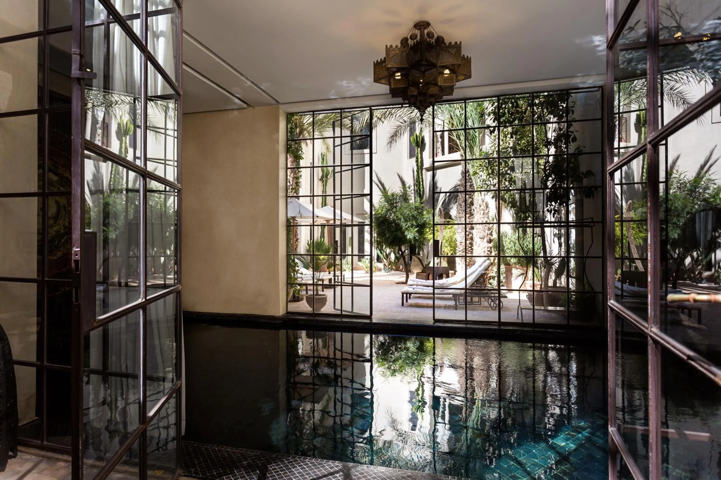 Swimming pool in Palais Khum