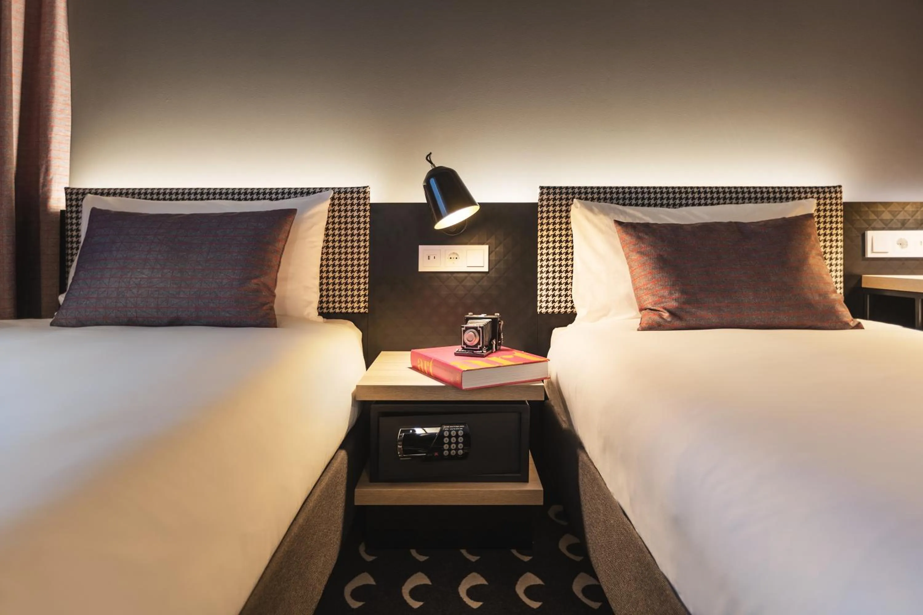 Bed in ibis Styles Arnhem Centre