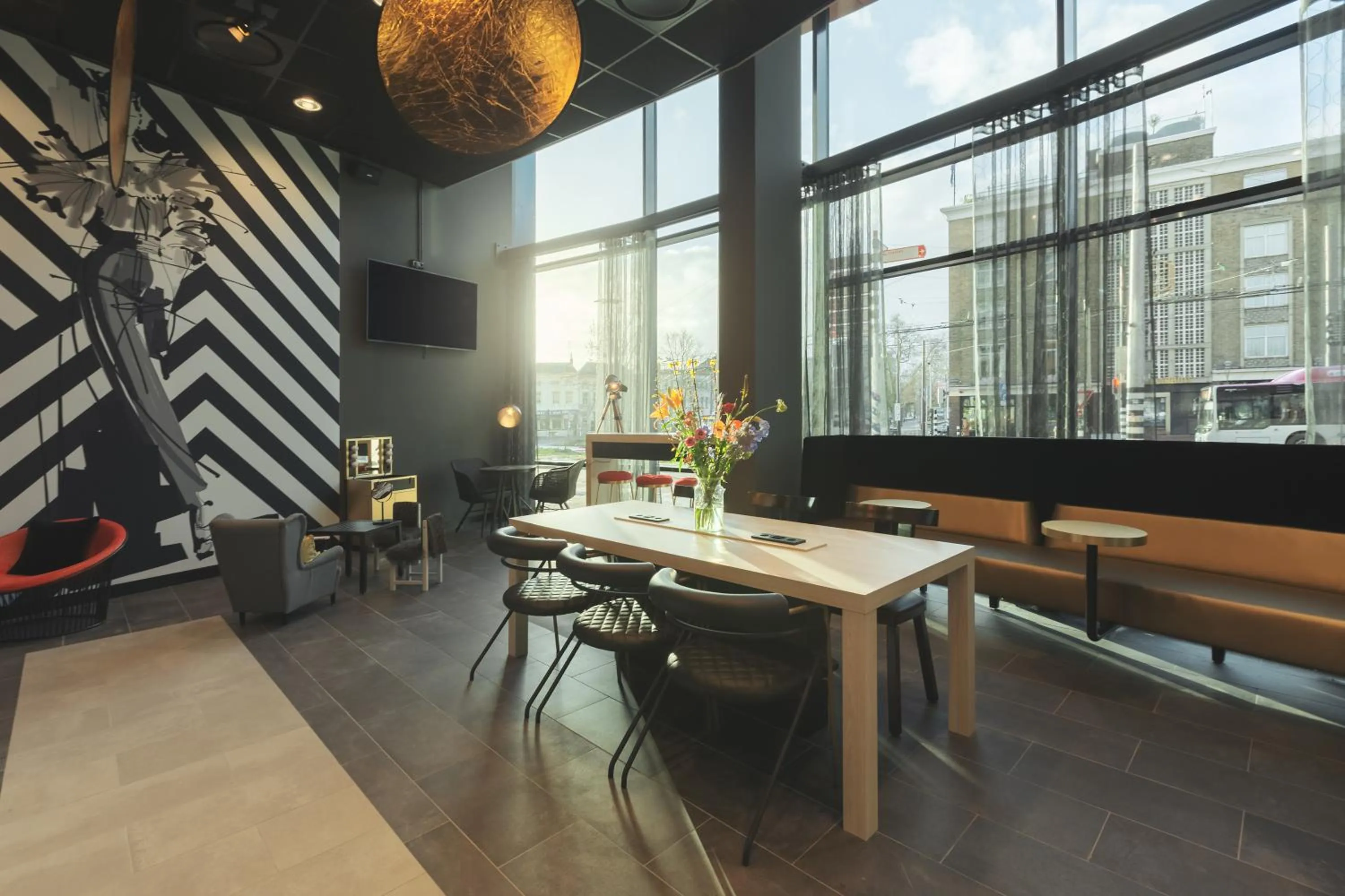 Lobby or reception in ibis Styles Arnhem Centre