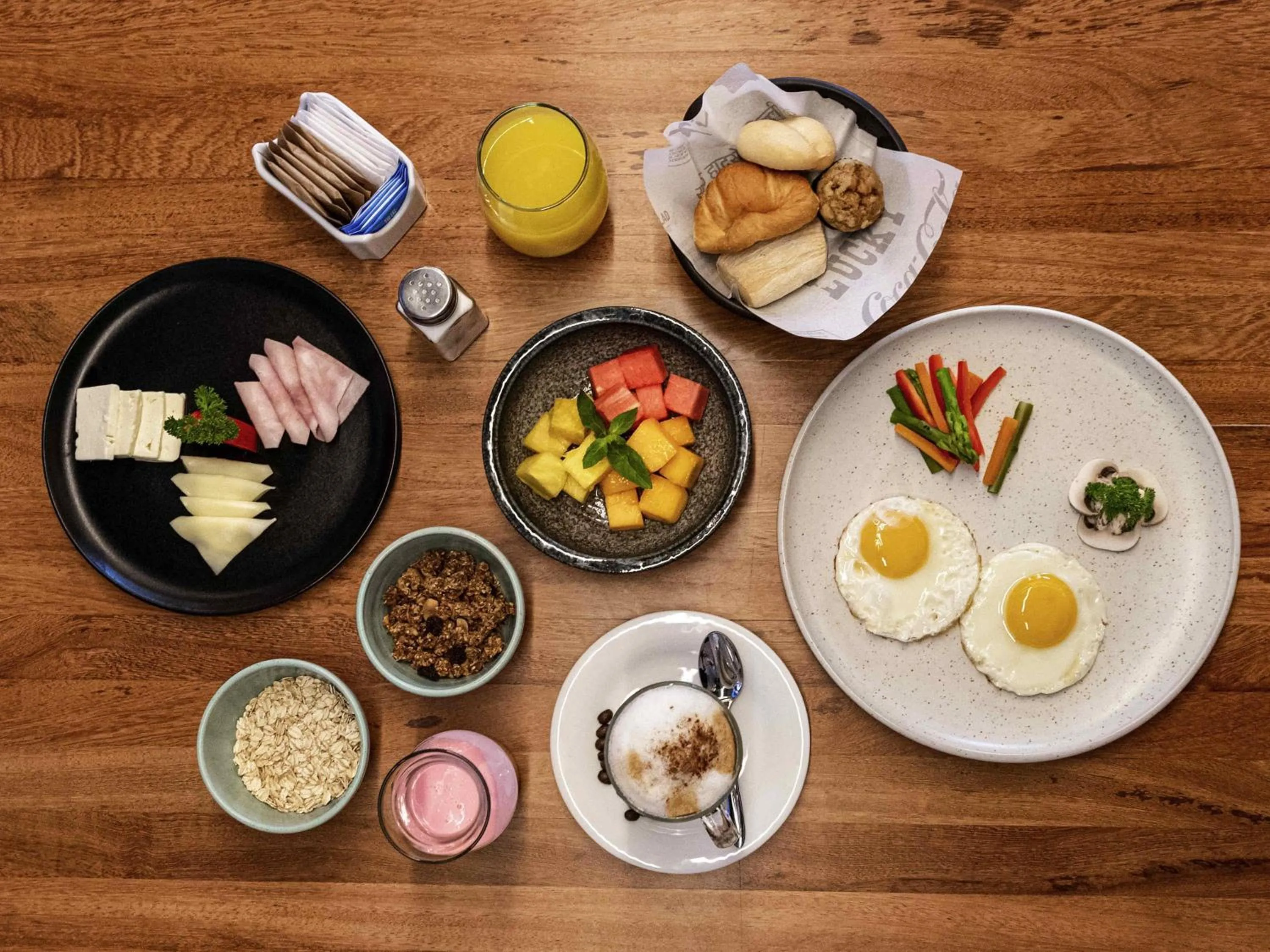 Restaurant/places to eat in ibis styles Lima San Isidro