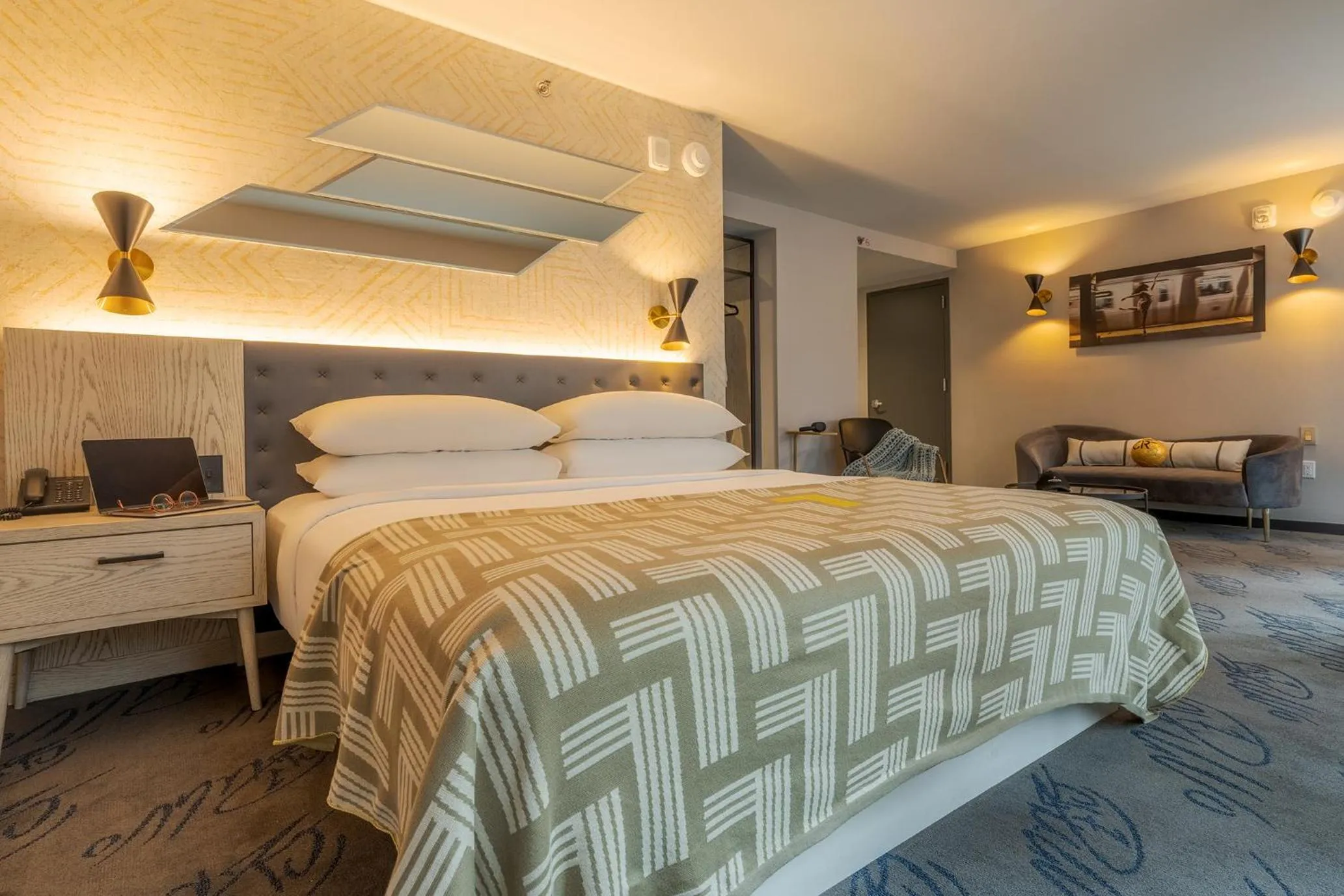 Photo of the whole room, Bed in Pestana CR7 Times Square