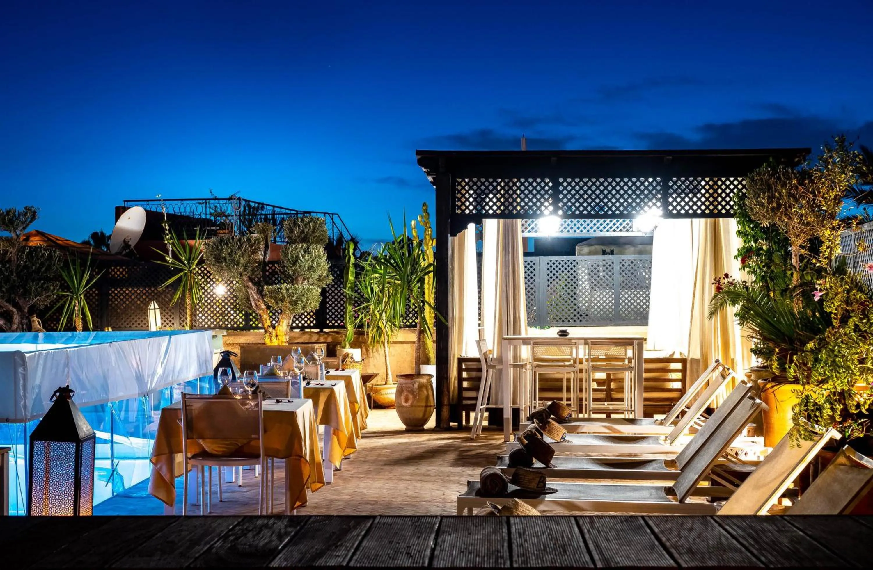 Restaurant/places to eat in Riad Houma