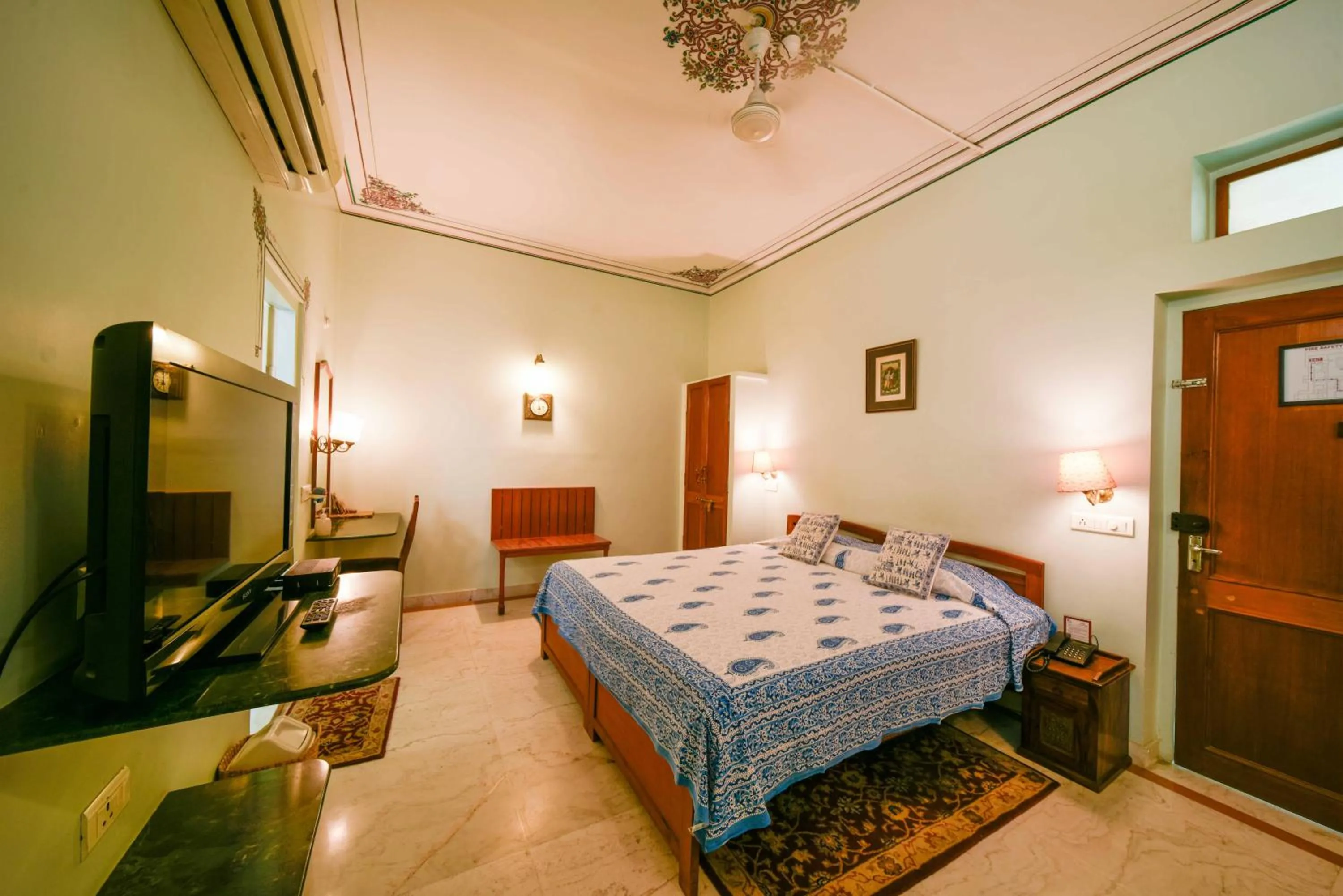 Photo of the whole room, Bed in Hotel Arya Niwas