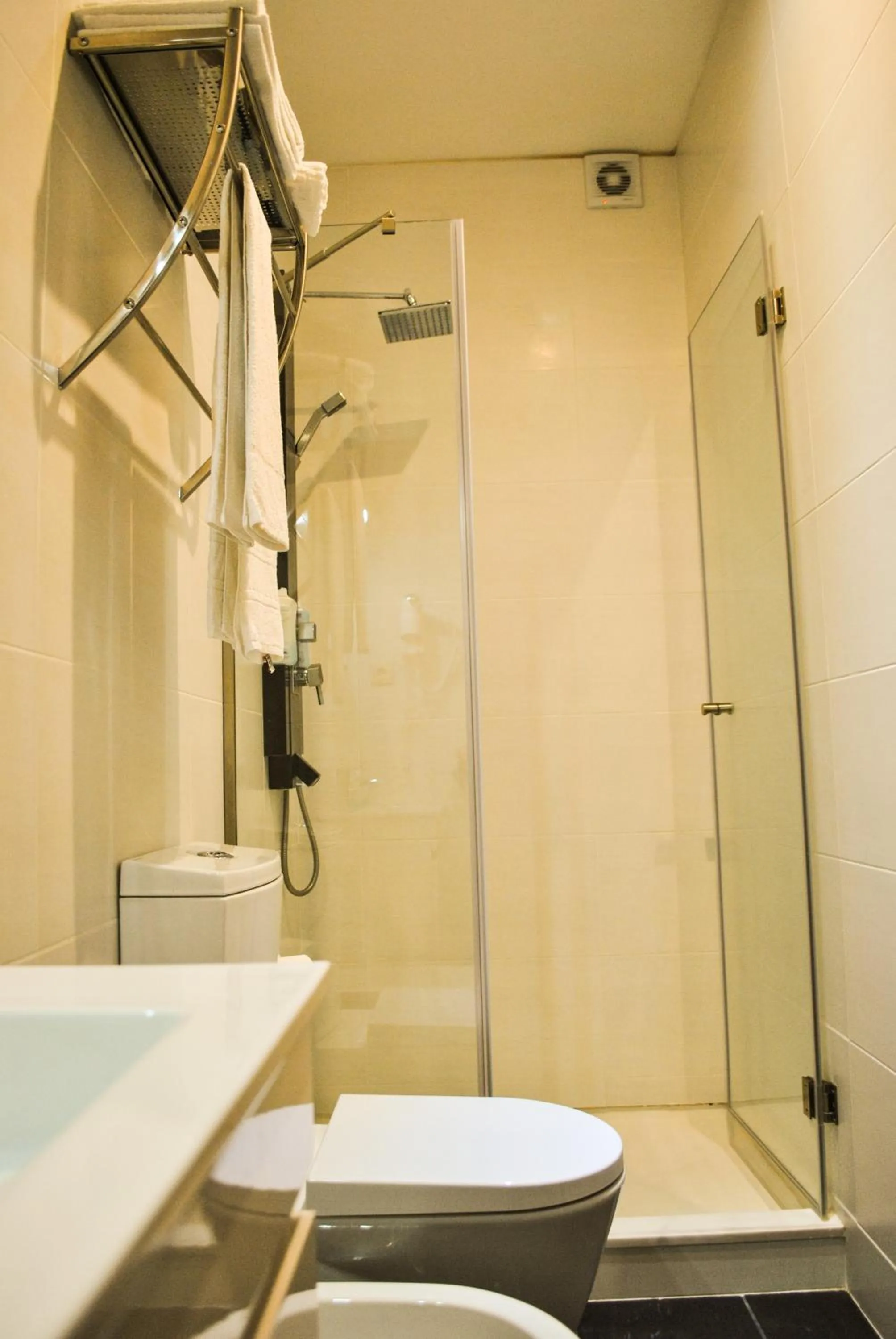 Shower in Apartamentos Portodouro - Santa Catarina