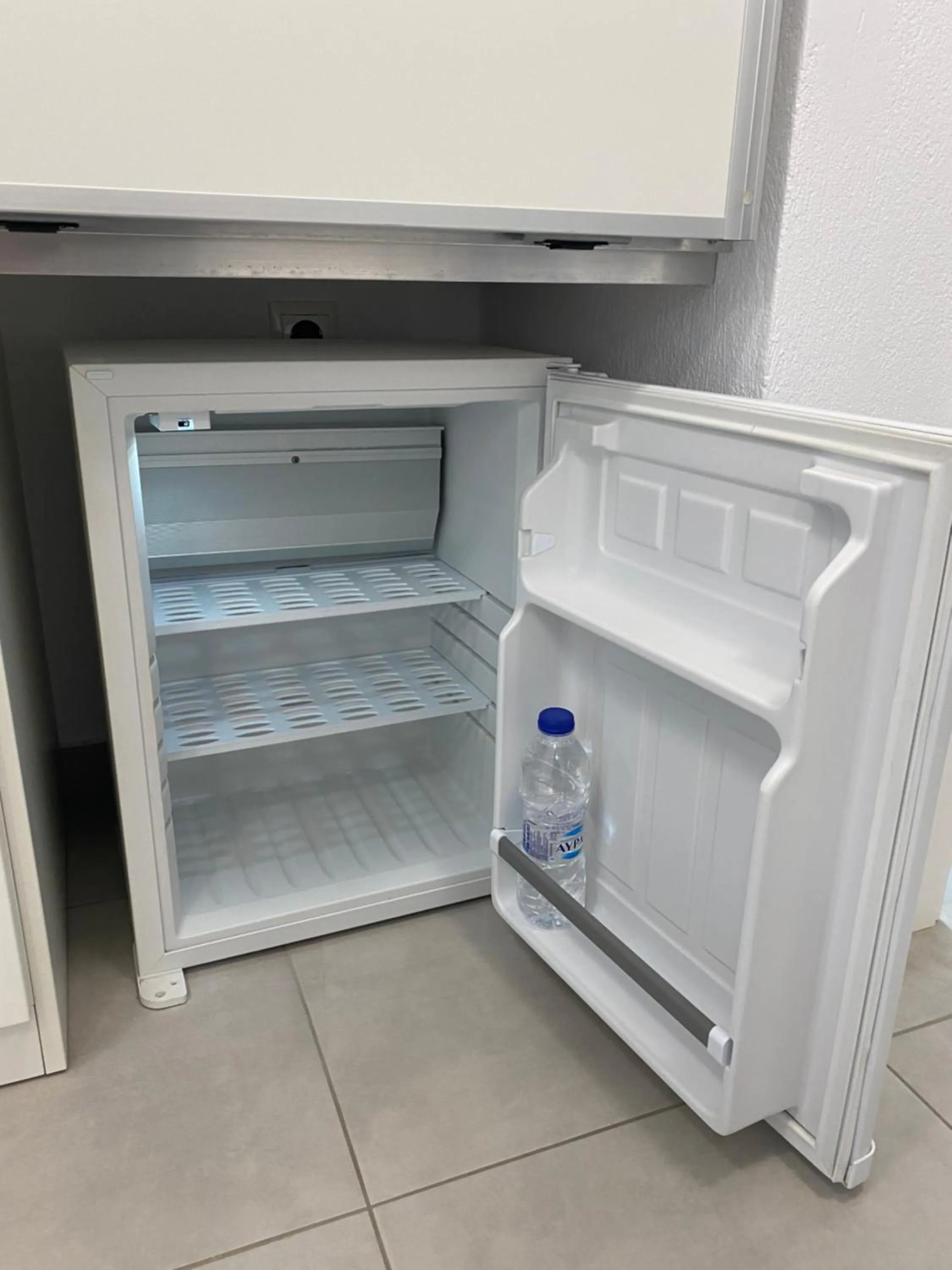 Shower in Anemoni Beach Hotel