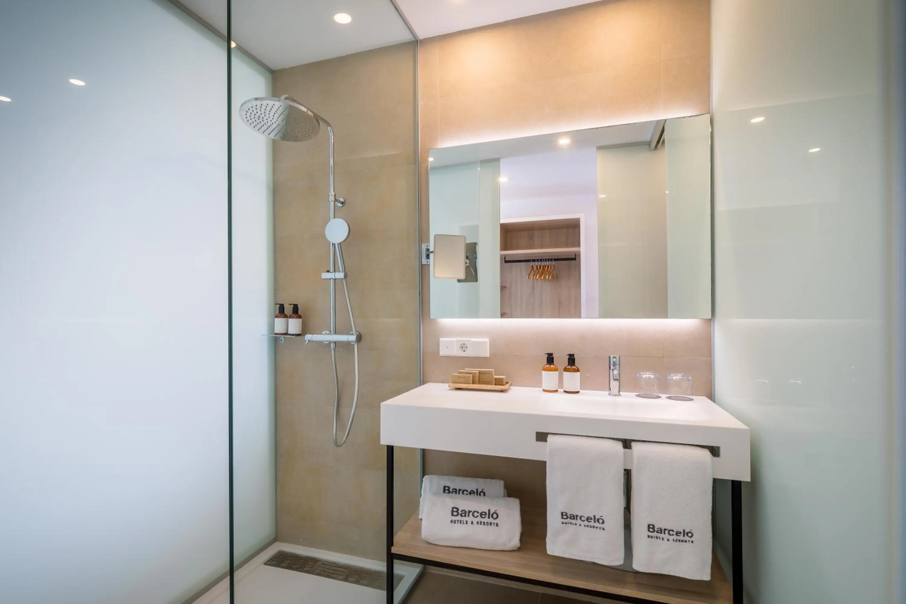 Bathroom in Barceló Nura