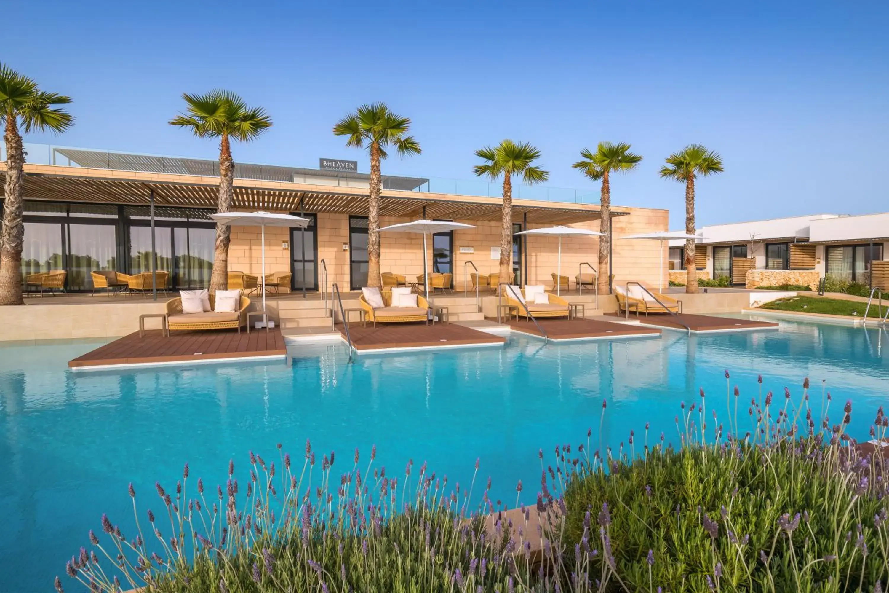 Property building in Barceló Nura Property building in Barceló Nura