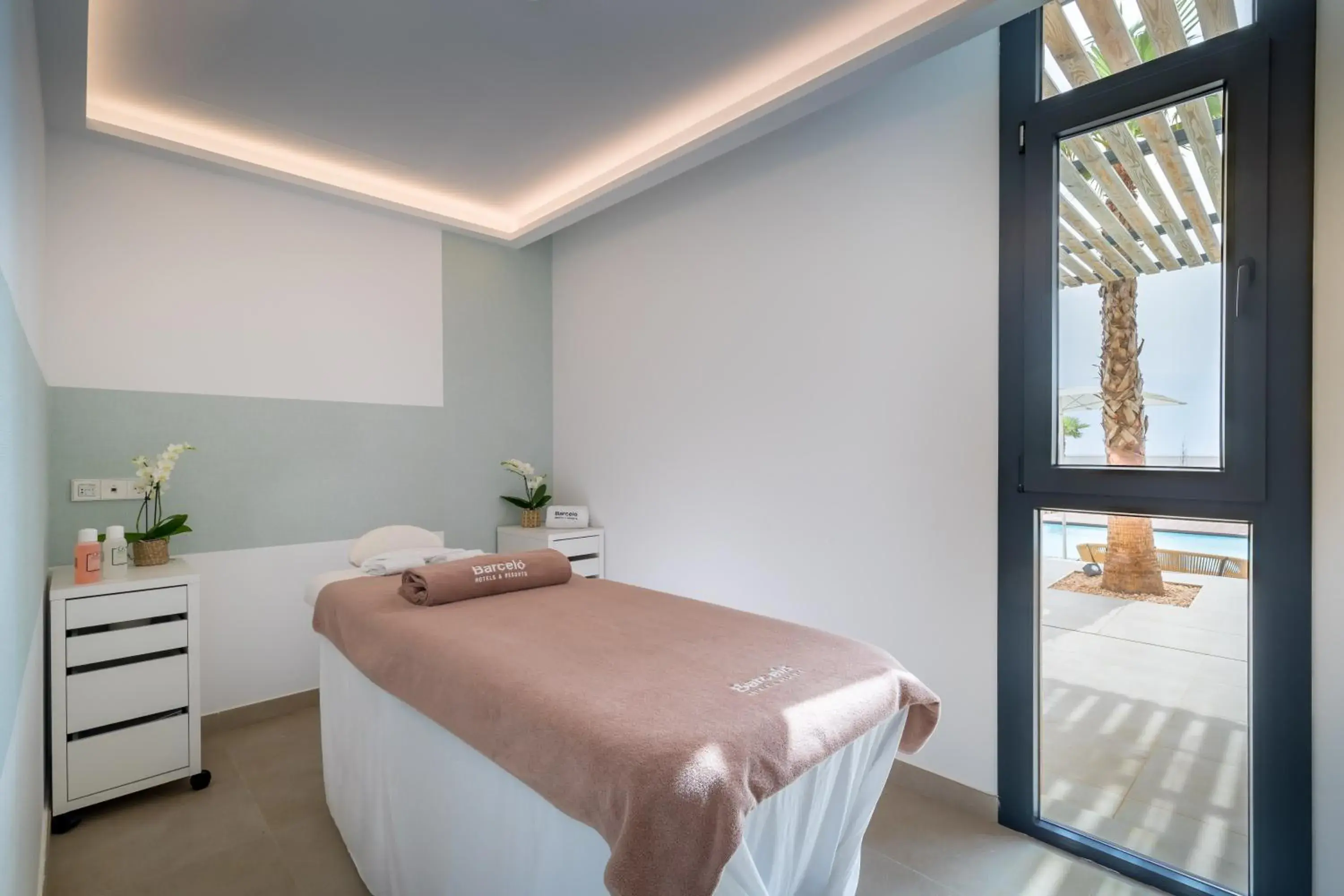 Massage, Bed in Barceló Nura Massage, Bed in Barceló Nura