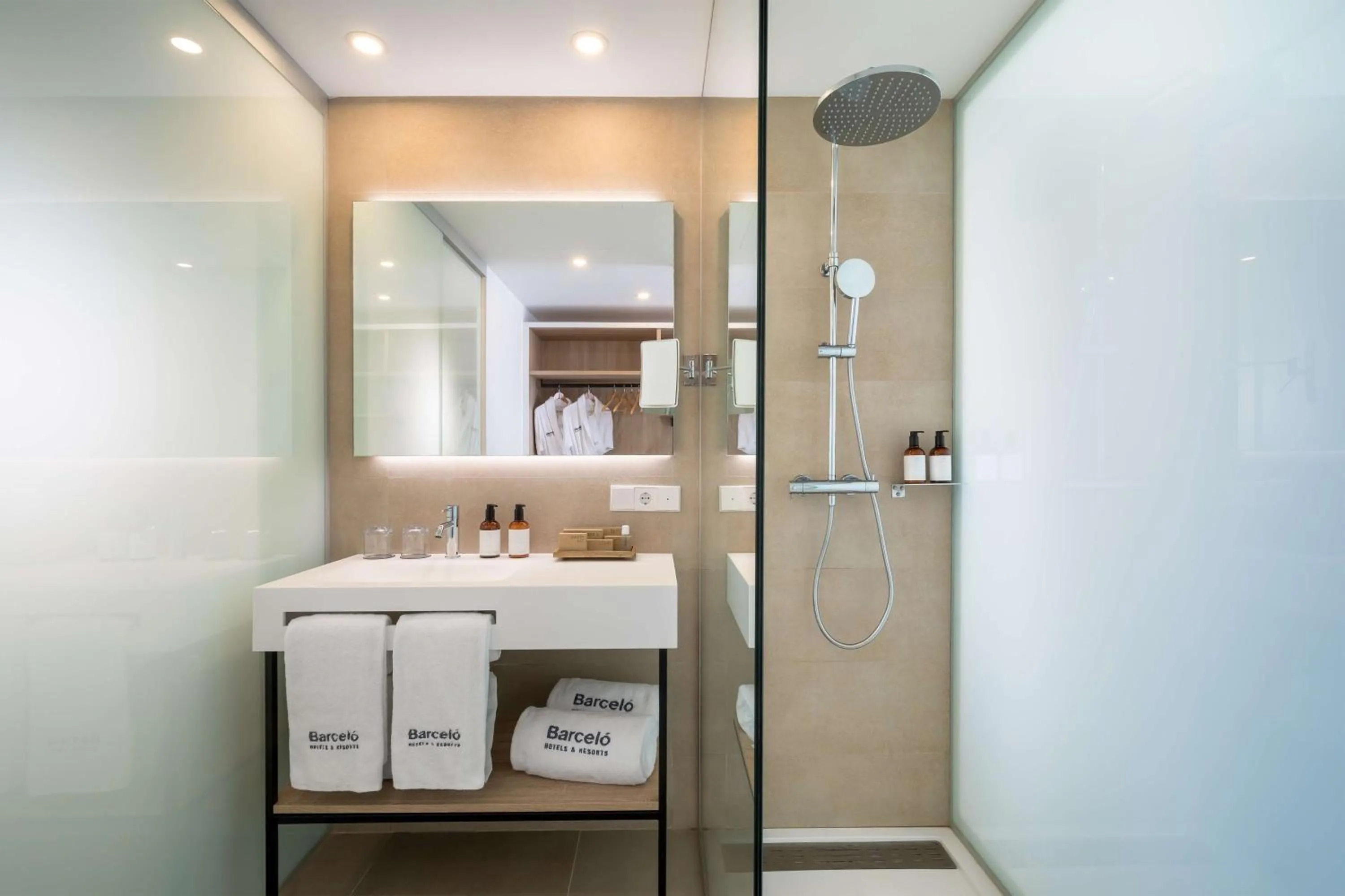 Bathroom in Barceló Nura