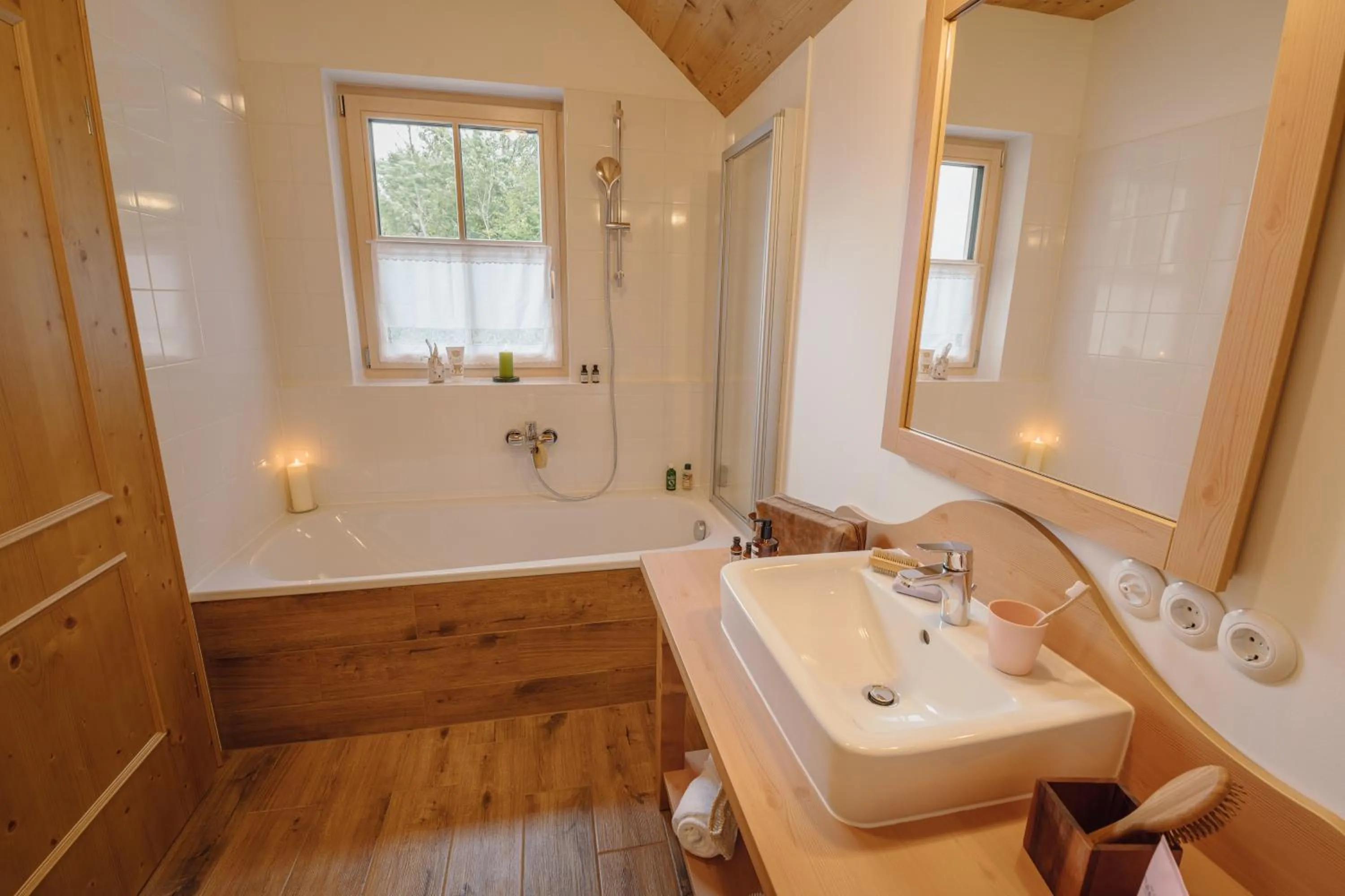 Bathroom in Narzissendorf Zloam - Ferien & Abenteuer am Grundlsee