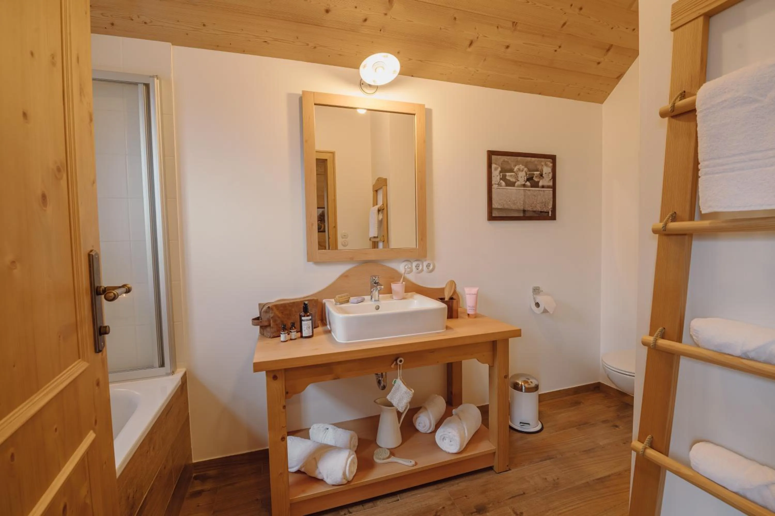 Bathroom in Narzissendorf Zloam - Ferien & Abenteuer am Grundlsee