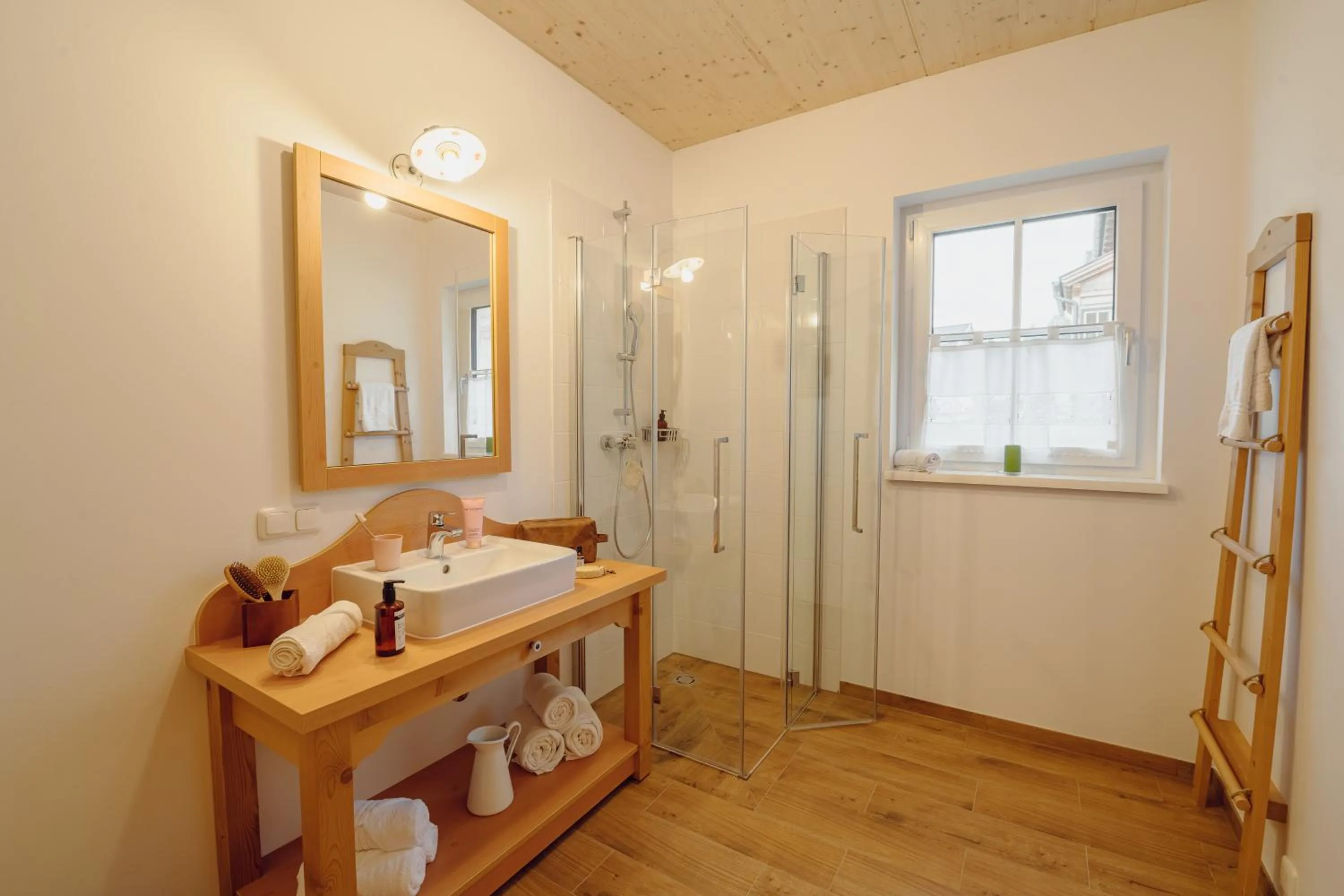 Shower in Narzissendorf Zloam - Ferien & Abenteuer am Grundlsee