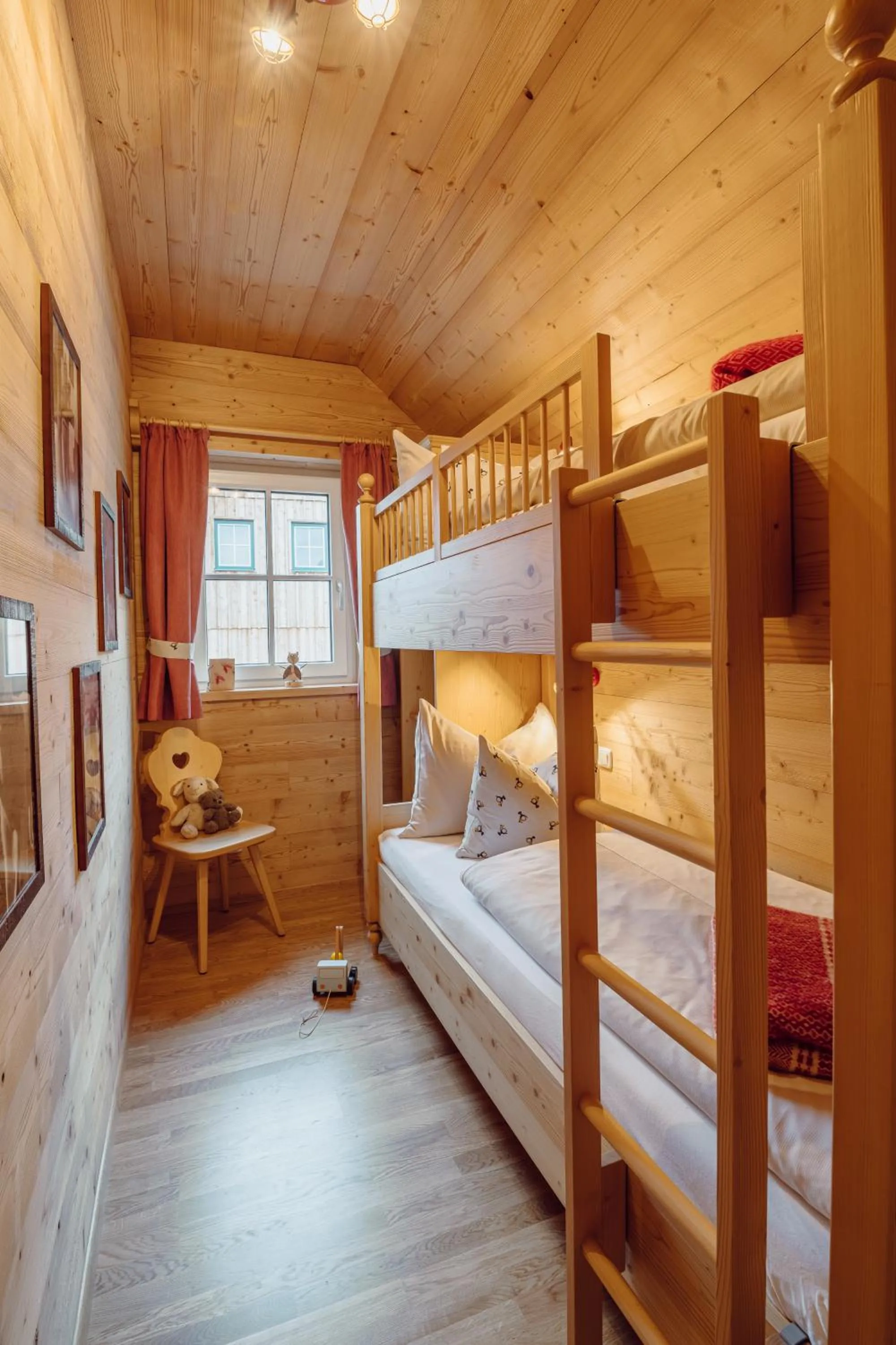 Game Room, Bed in Narzissendorf Zloam - Ferien & Abenteuer am Grundlsee