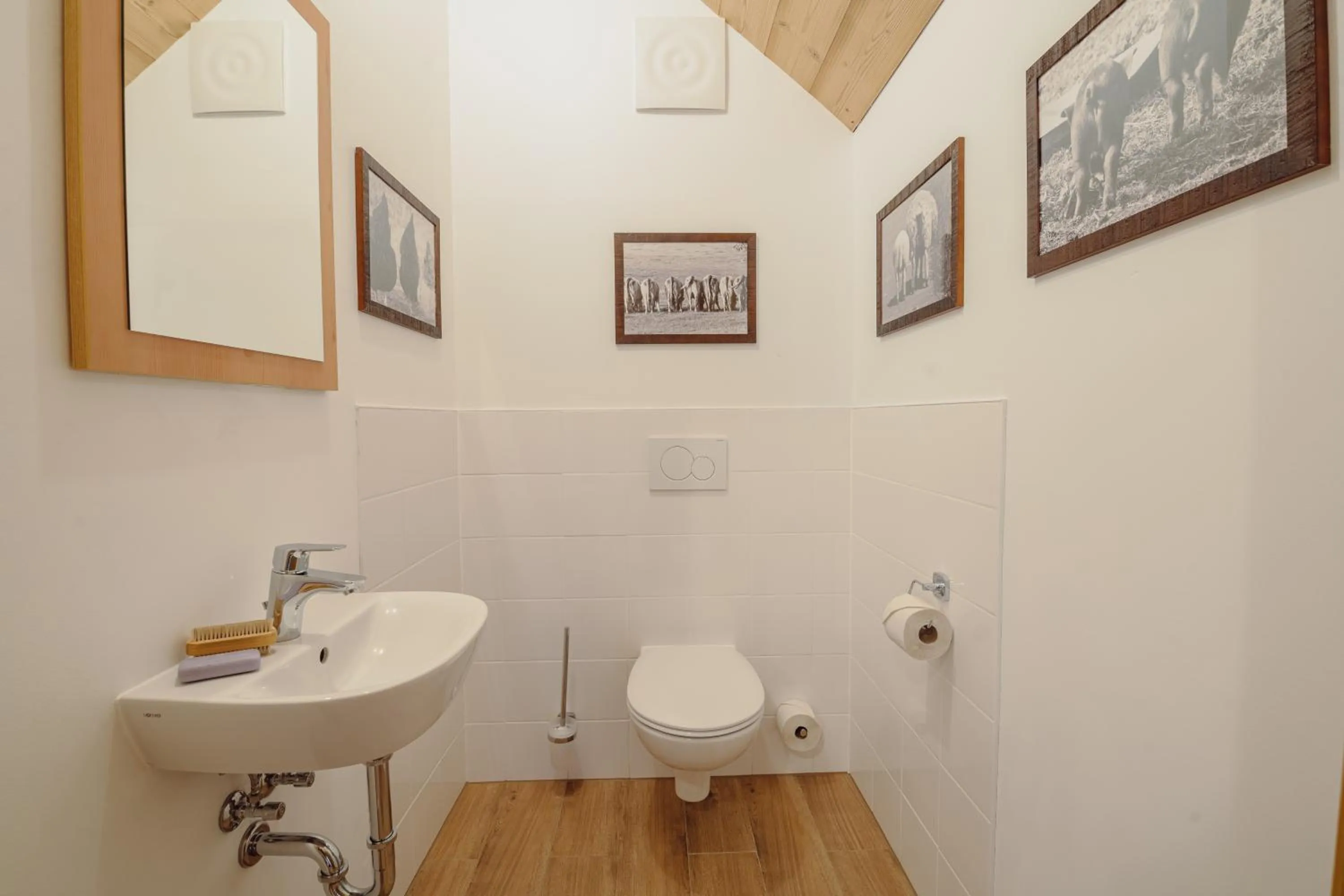 Toilet in Narzissendorf Zloam - Ferien & Abenteuer am Grundlsee