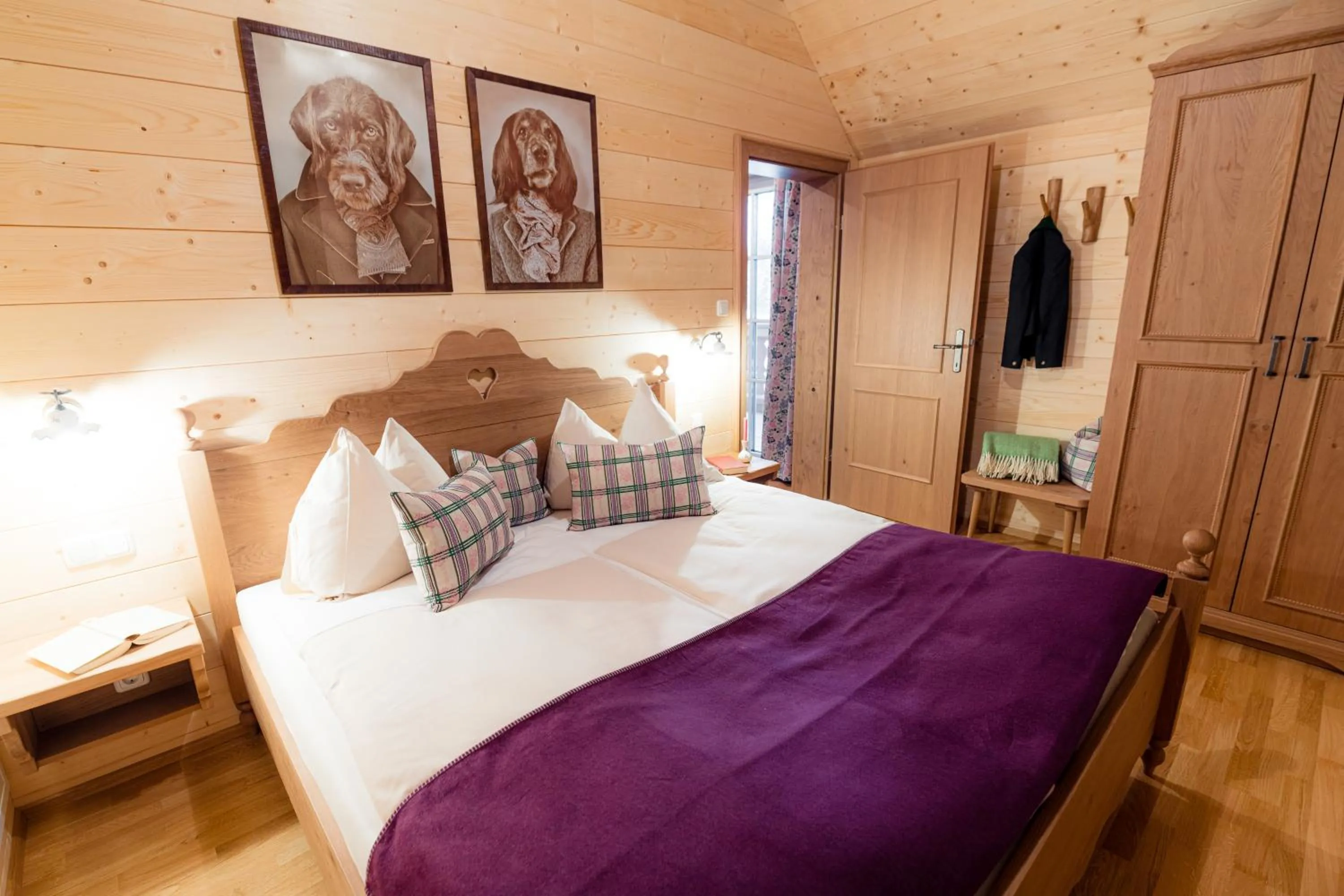 Bedroom, Bed in Narzissendorf Zloam - Ferien & Abenteuer am Grundlsee