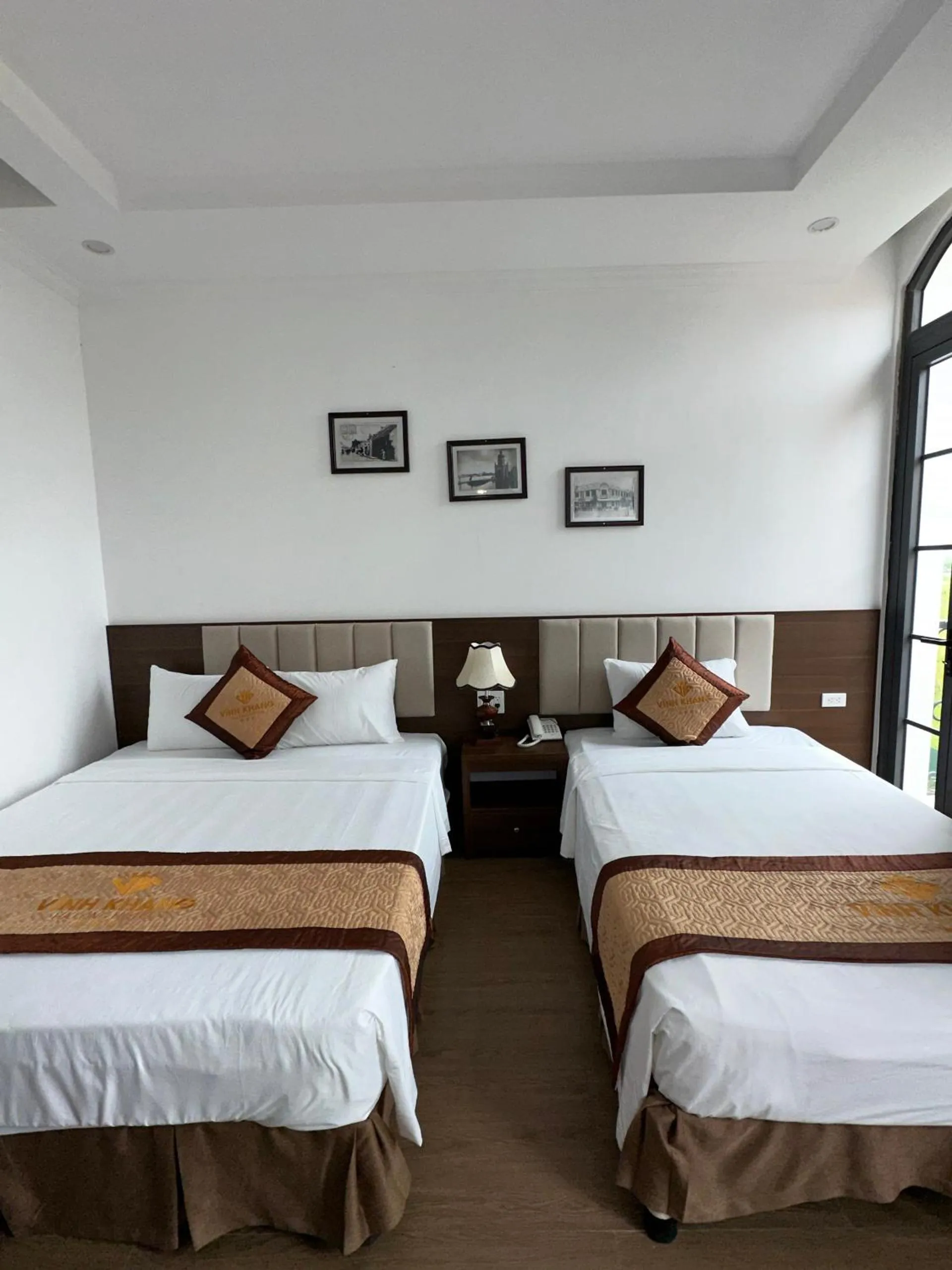 Photo of the whole room, Bed in VĨNH KHANG HẠ LONG HOTEL