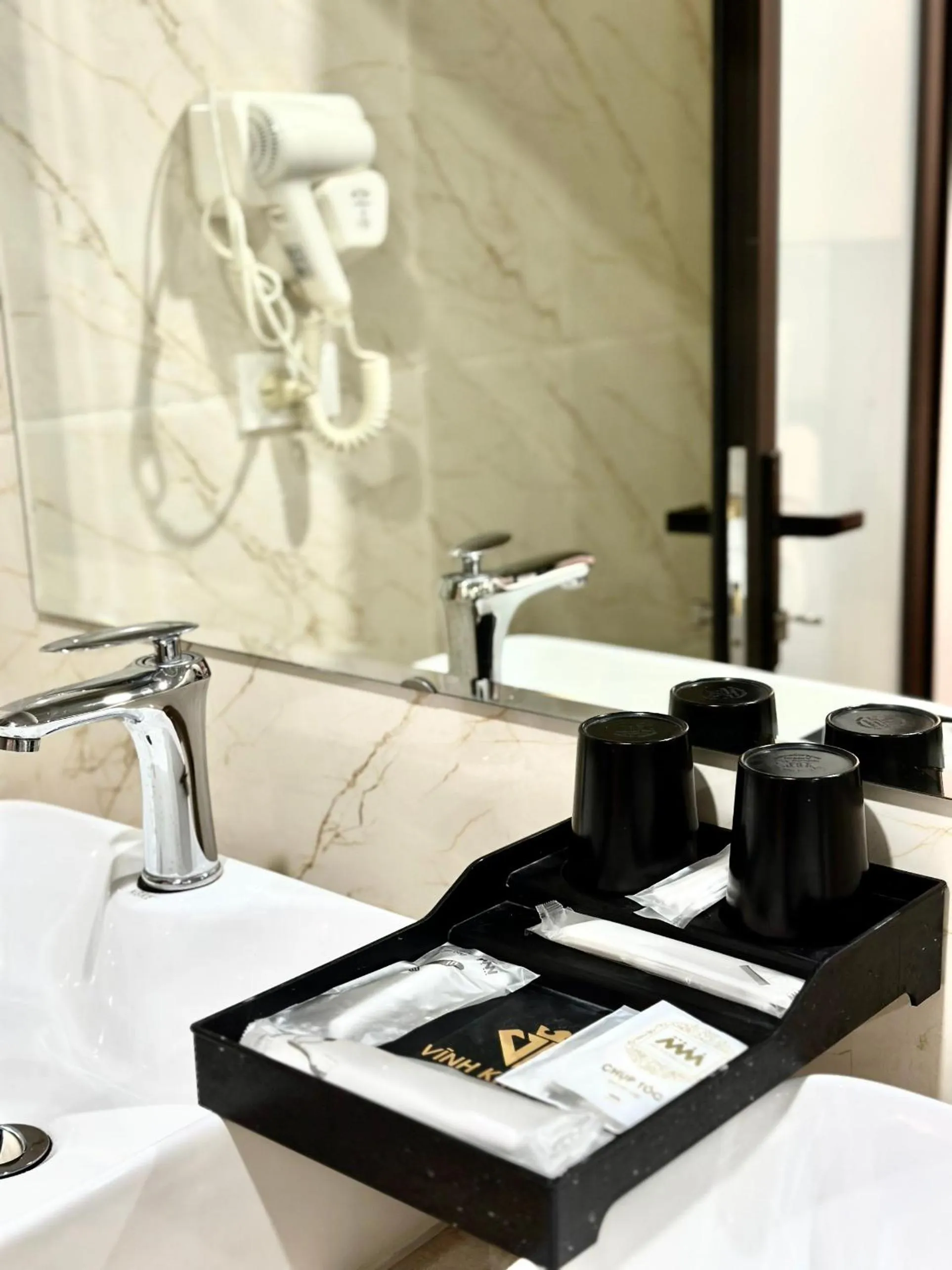 Bathroom in VĨNH KHANG HẠ LONG HOTEL