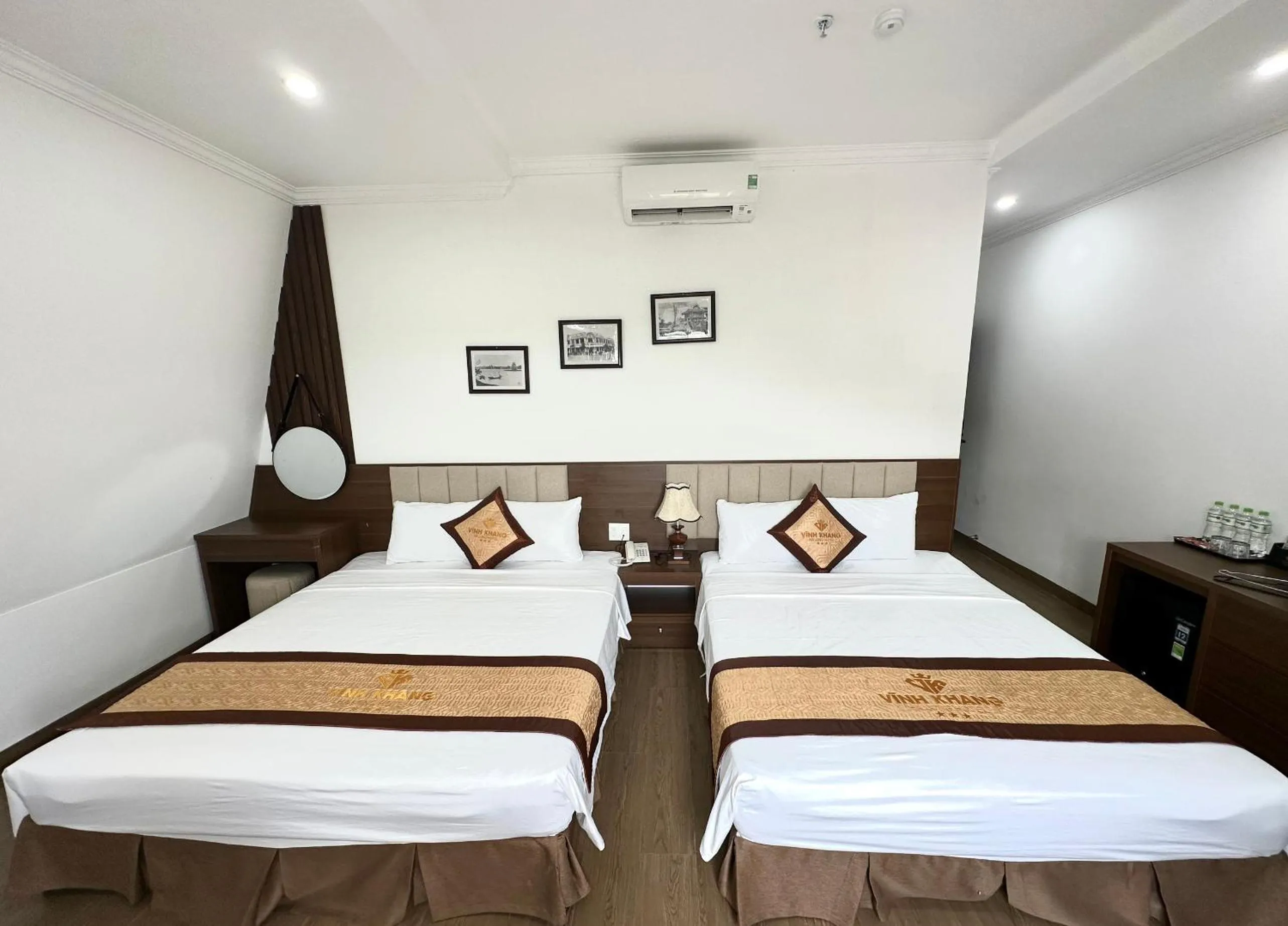 Photo of the whole room, Bed in VĨNH KHANG HẠ LONG HOTEL