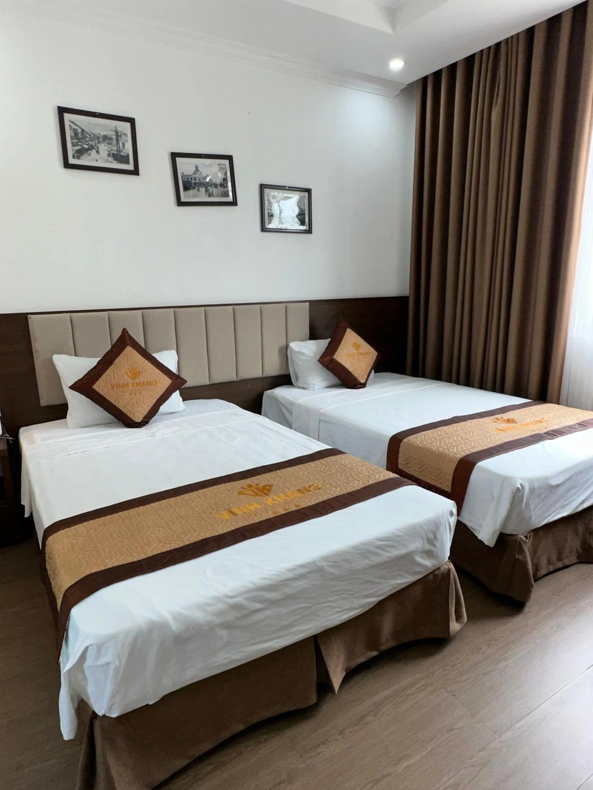 Photo of the whole room, Bed in VĨNH KHANG HẠ LONG HOTEL