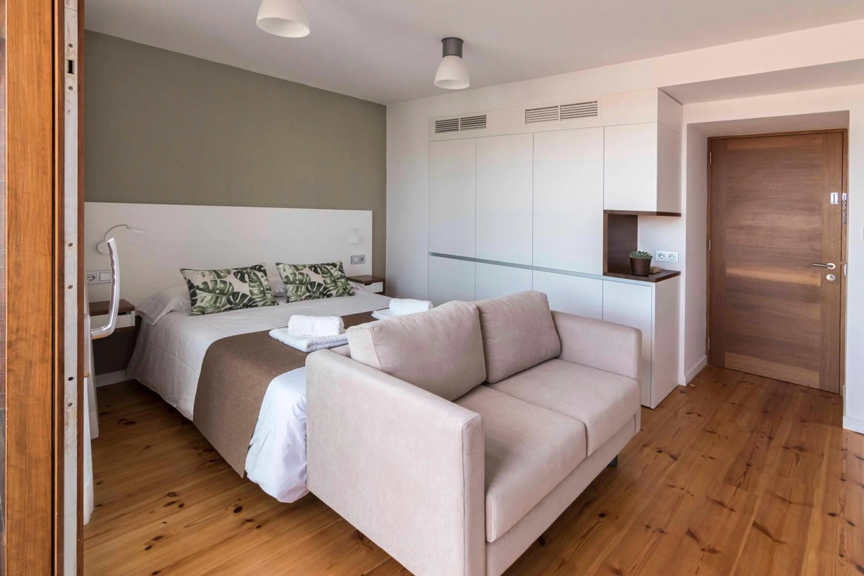 Vivienda El Ciprés. Terraza con espectaculares vistas al Mar.