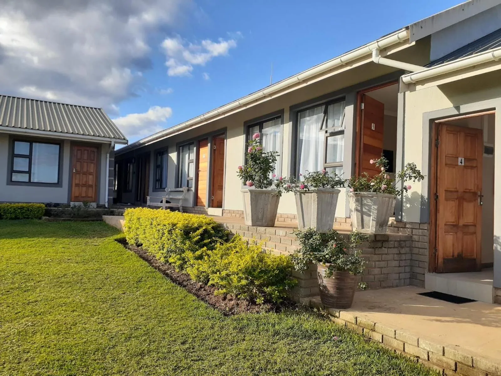 Property building in Vikamana Guest House