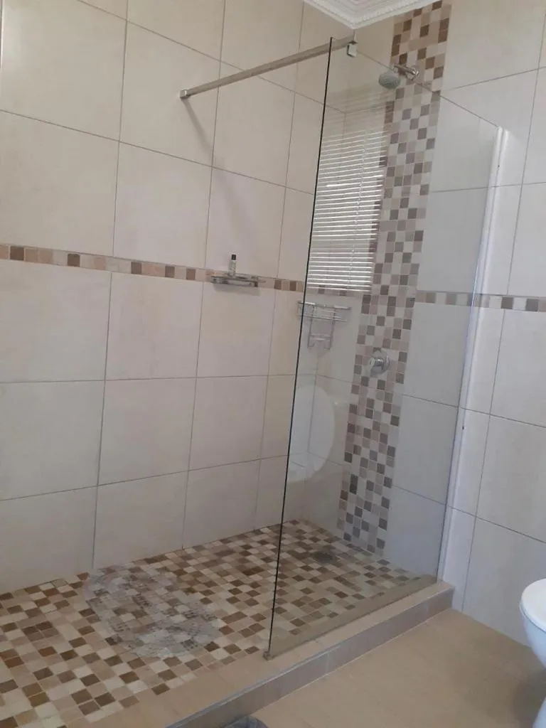 Bathroom in Vikamana Guest House