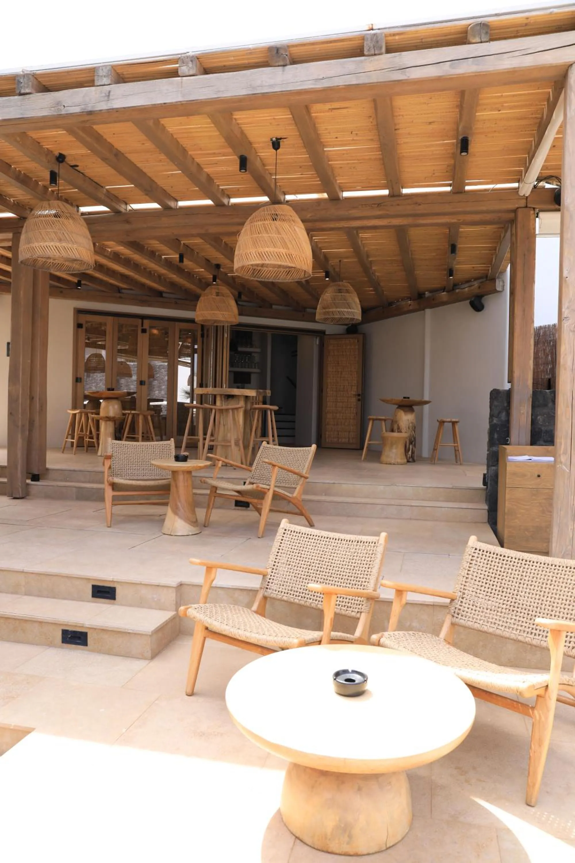 Lounge or bar in Radisson Blu Zaffron Resort, Santorini