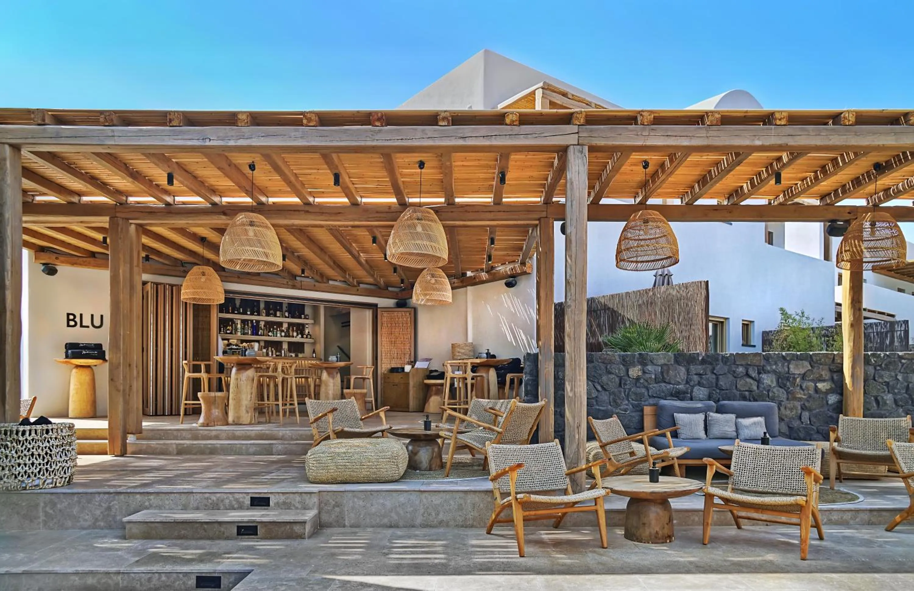 Lounge or bar in Radisson Blu Zaffron Resort, Santorini