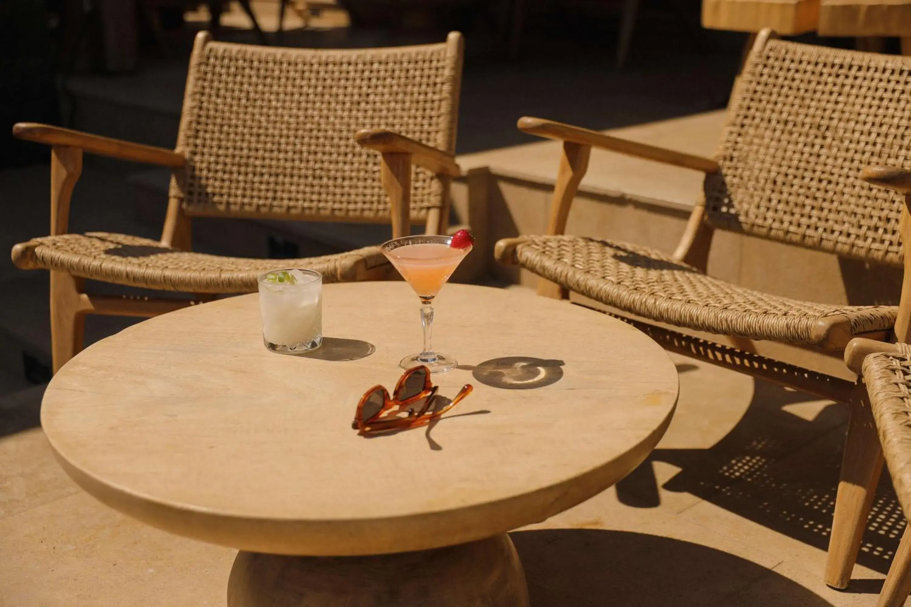 Lounge or bar in Radisson Blu Zaffron Resort, Santorini Lounge or bar in Radisson Blu Zaffron Resort, Santorini