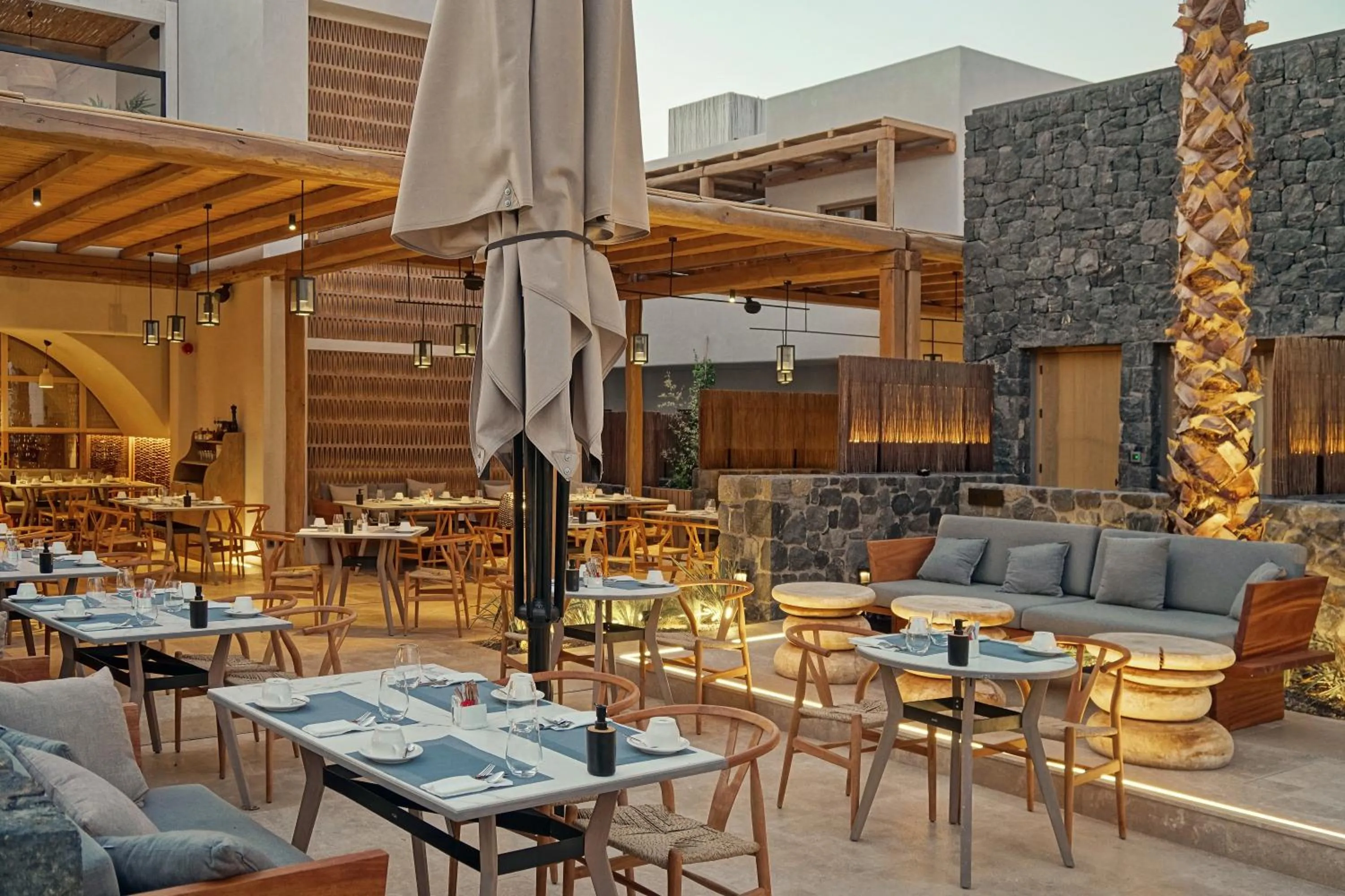 Restaurant/places to eat in Radisson Blu Zaffron Resort, Santorini