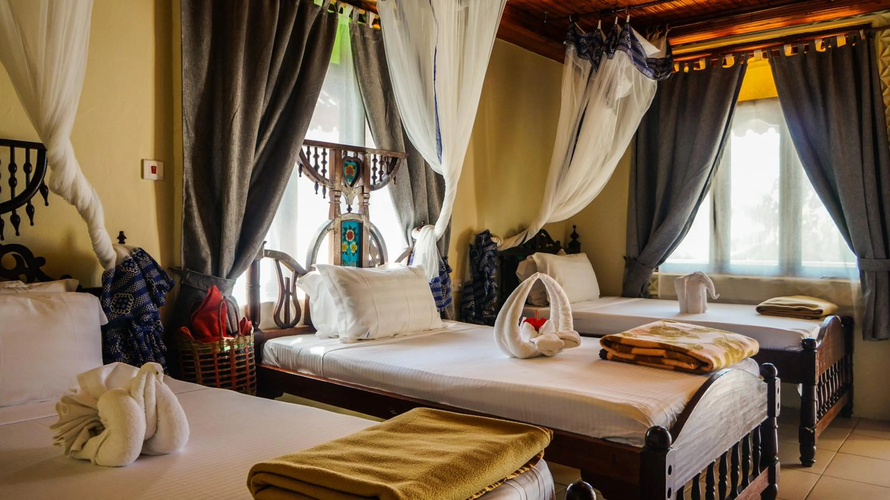 Bedroom, Bed in Smiles Beach Hotel