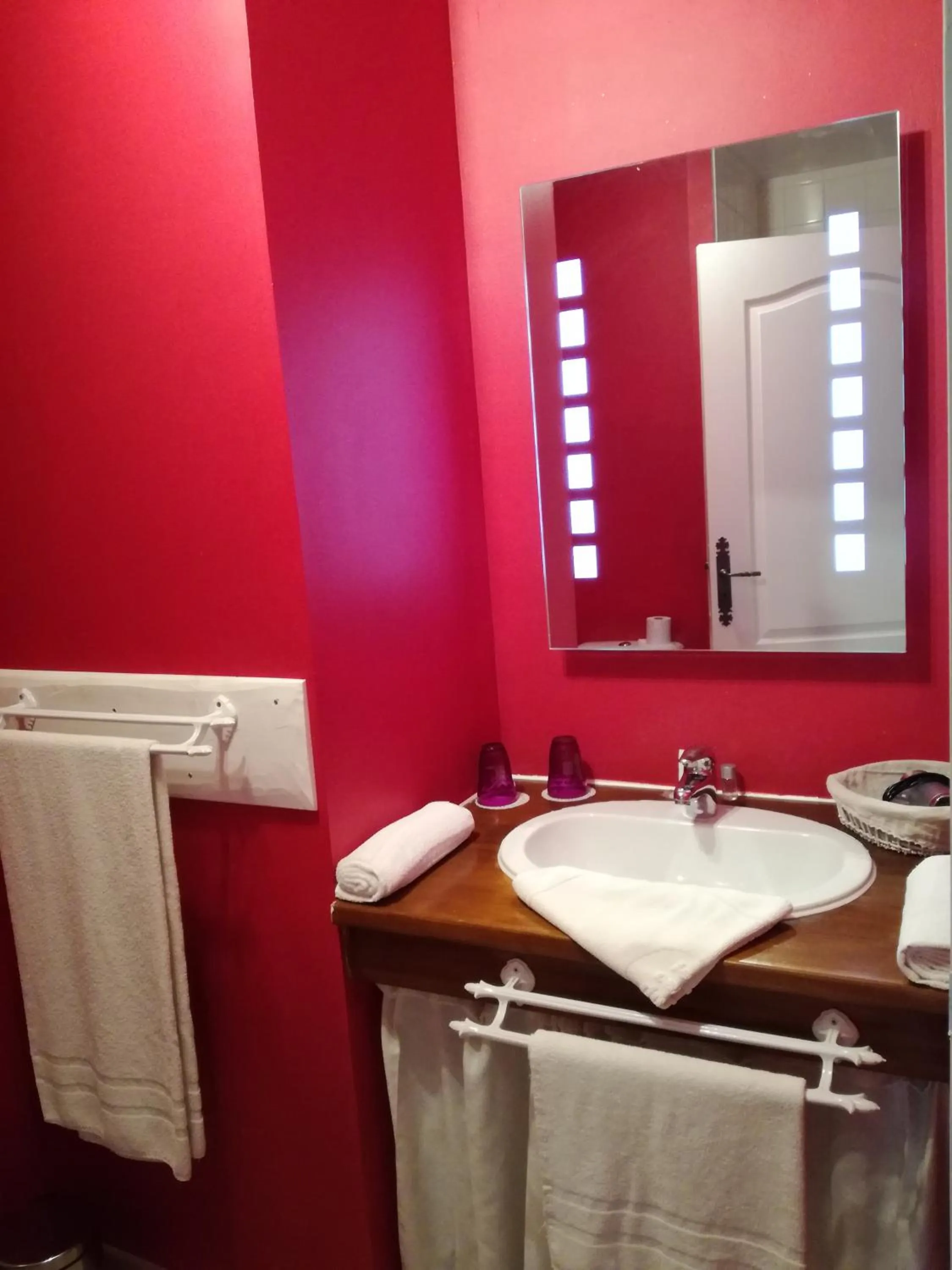 Bathroom in La Trainelière