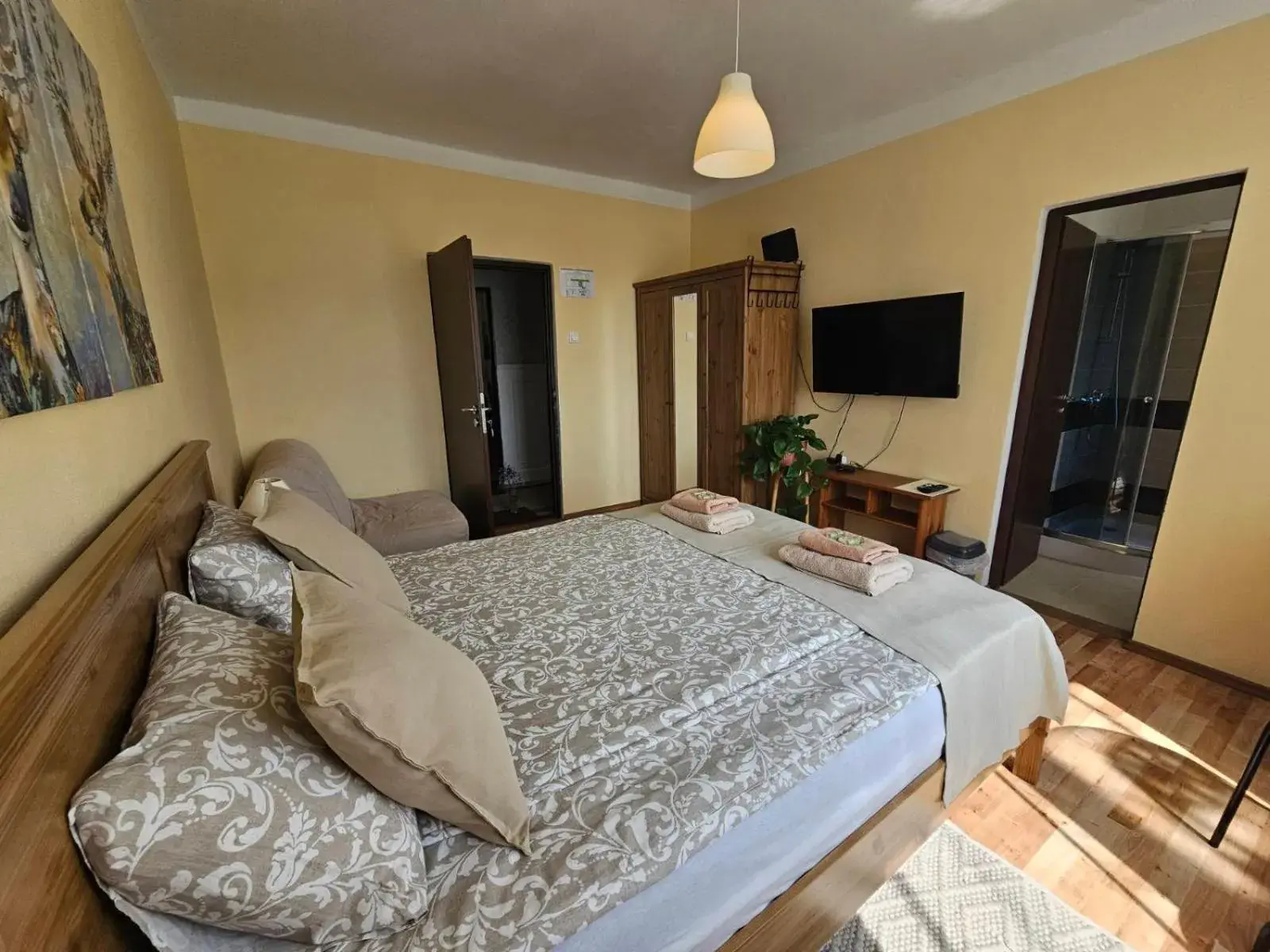 Deluxe Double Room with Extra Bed - single occupancy in Villa Paradajs - ubytovanie pri jazere Deluxe Double Room with Extra Bed - single occupancy in Villa Paradajs - ubytovanie pri jazere