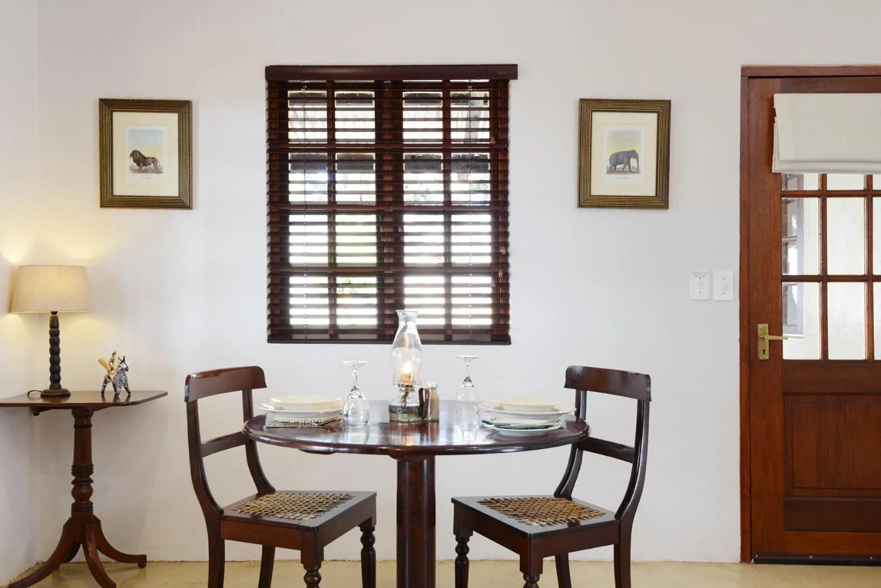 Seating area in Tomjachu Bush Retreat