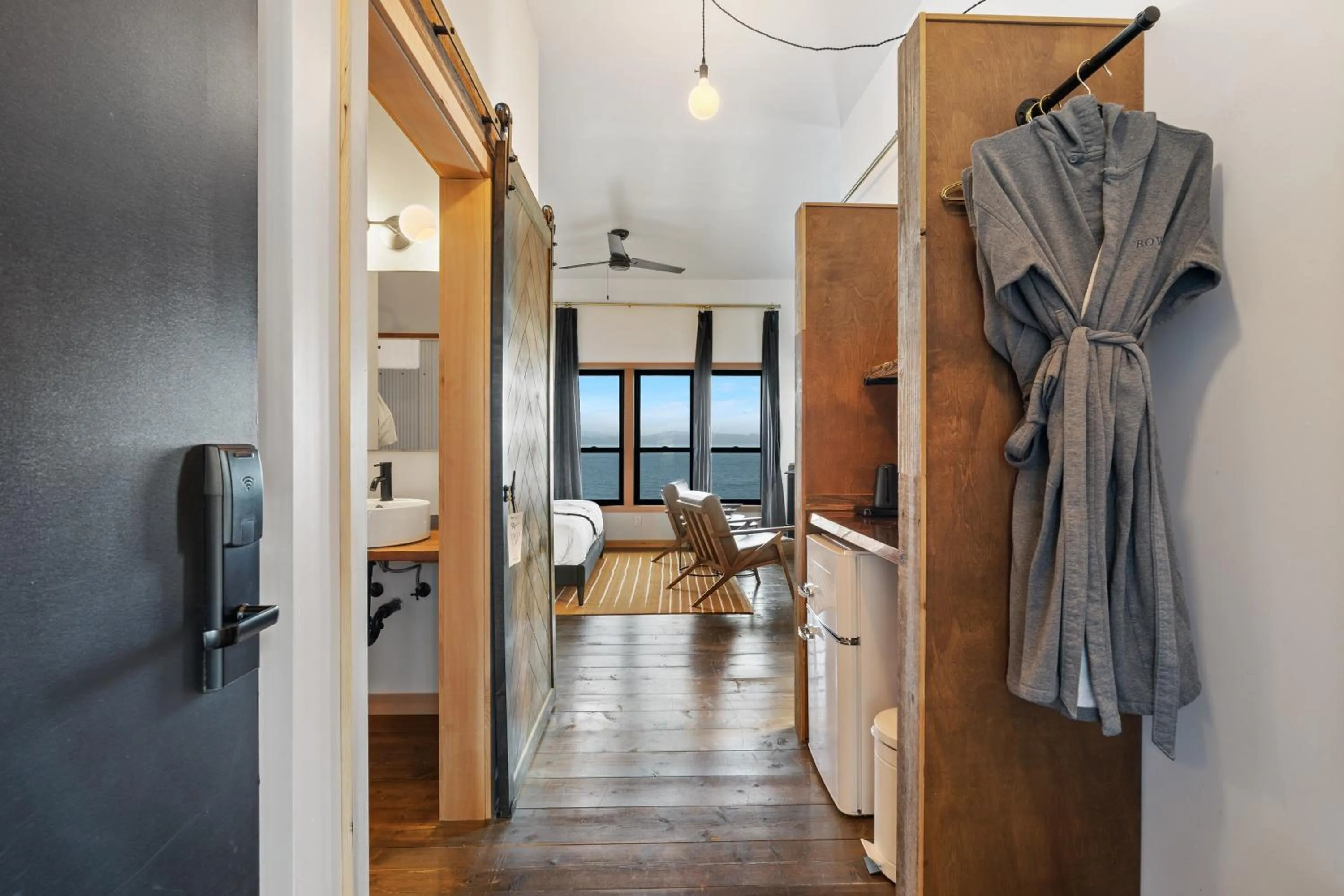 Bathroom in Bowline Hotel