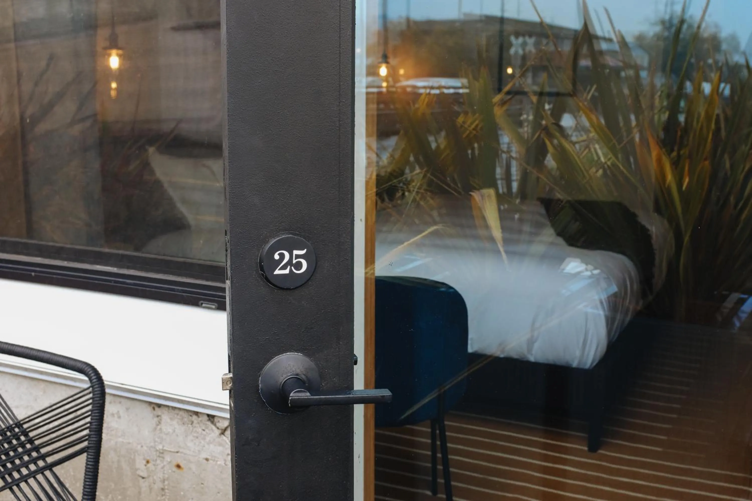 Patio, Bed in Bowline Hotel