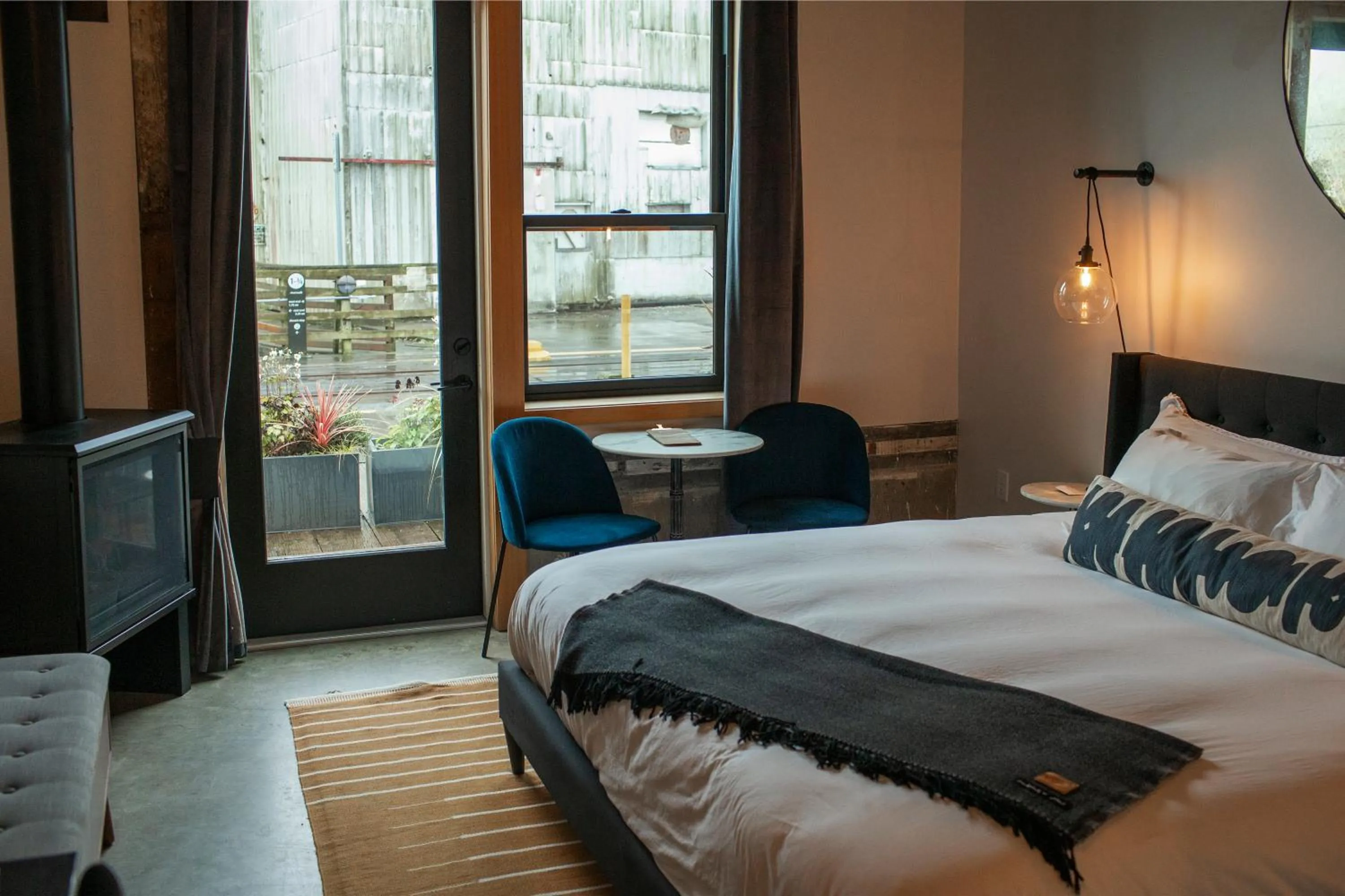 City view, Bed in Bowline Hotel